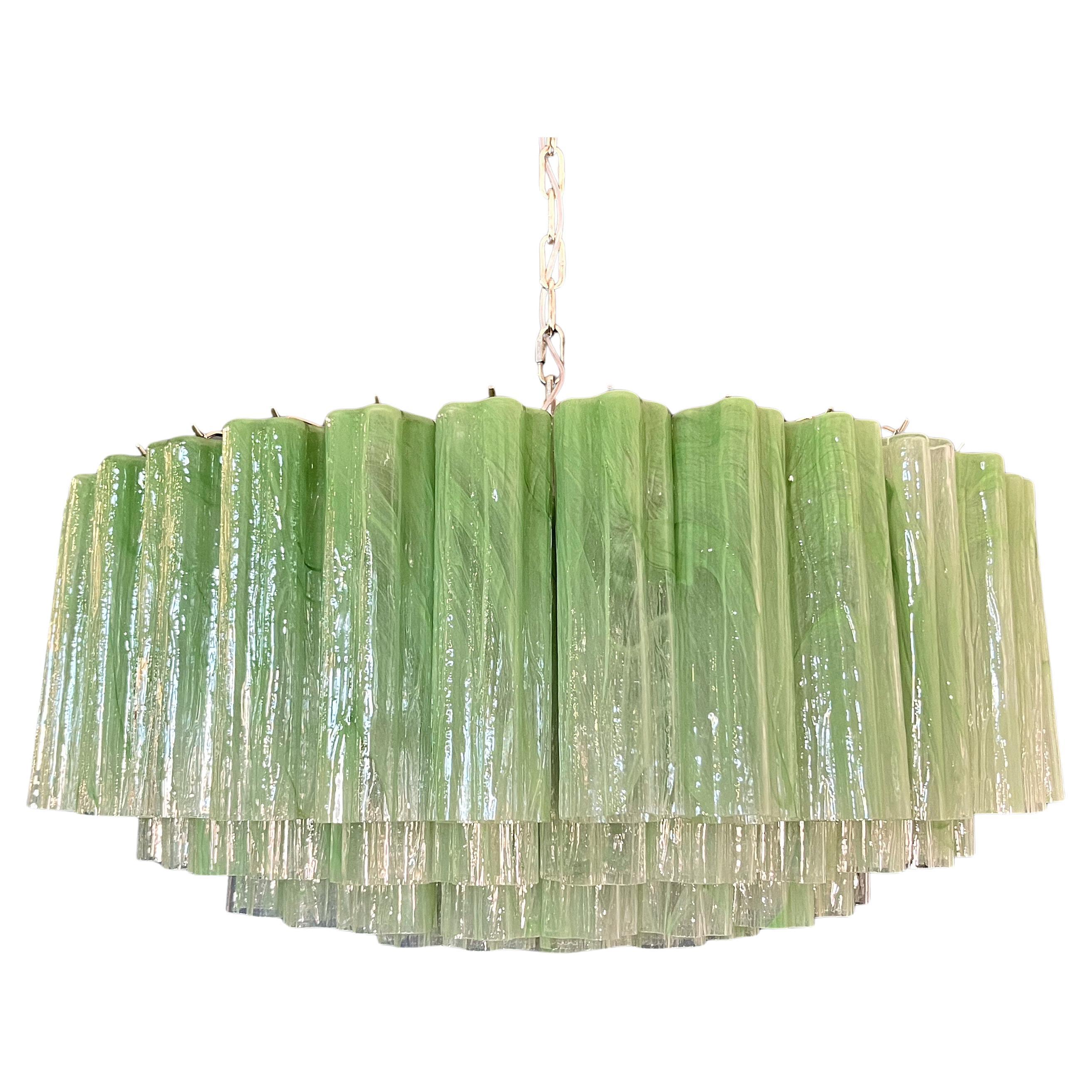Grand lustre en verre de Murano -101 tube en verre d'albâtre vert