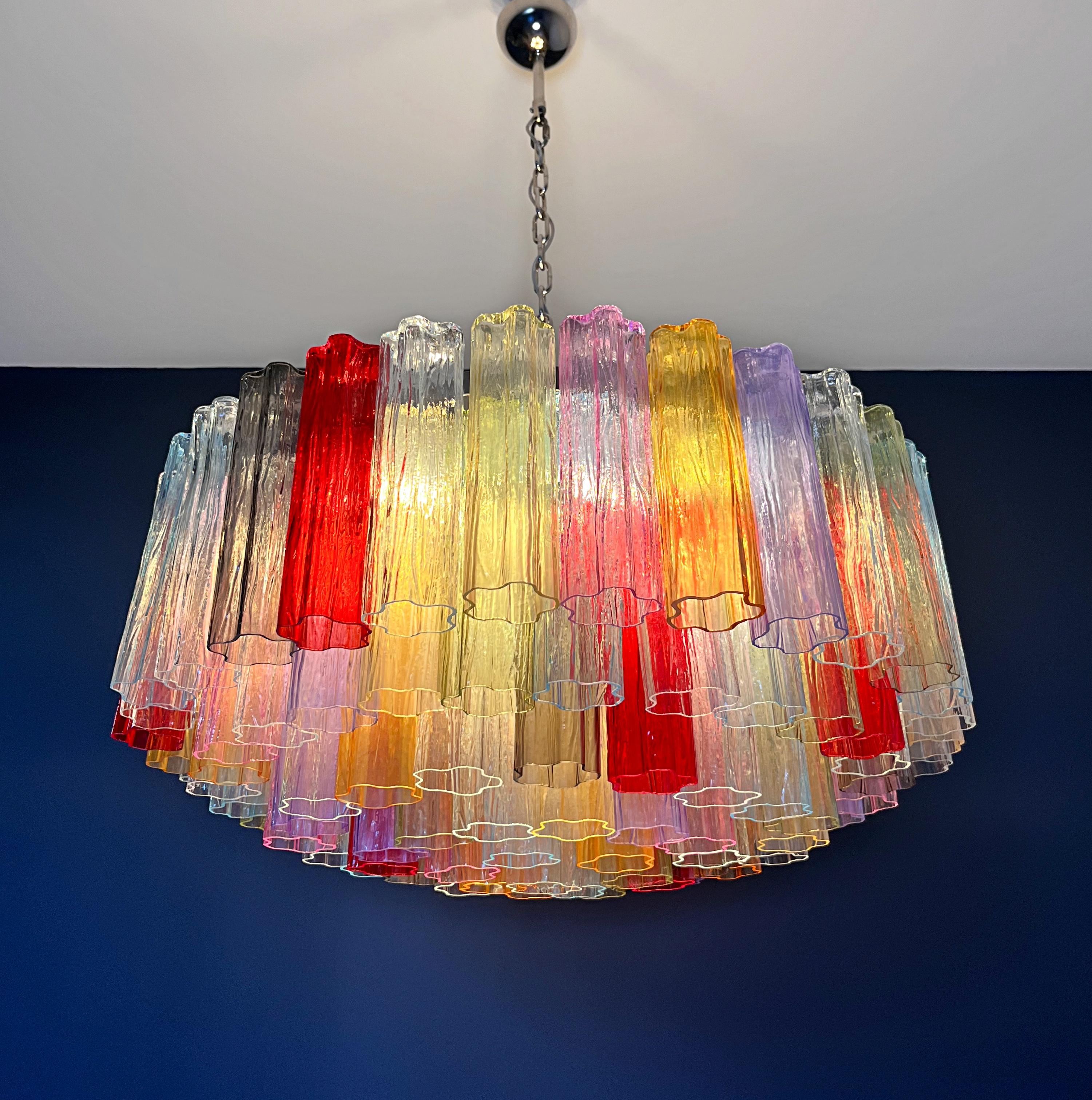 Grand lustre en verre de Murano -101 verres tubulaires multicolores 6