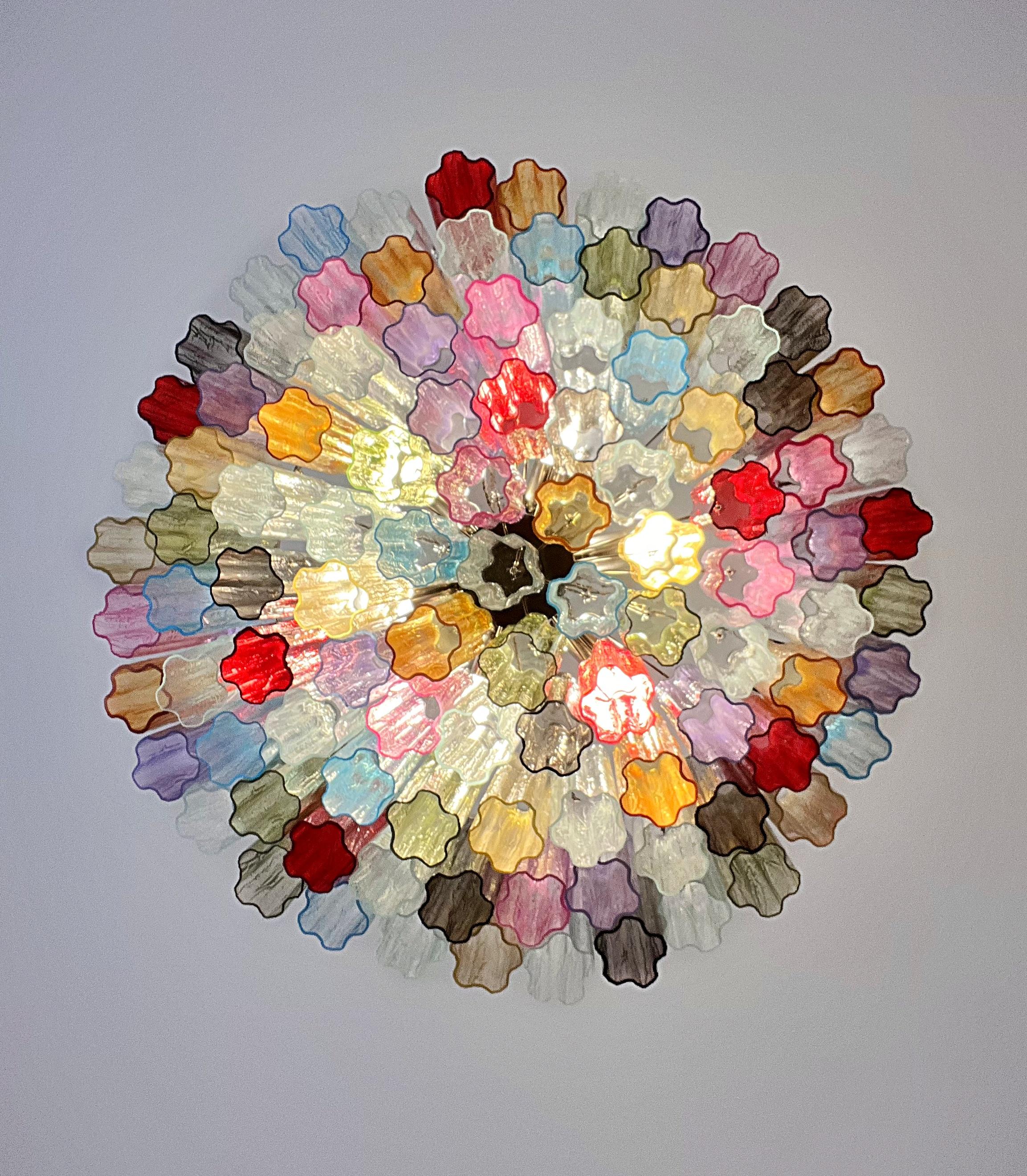 Grand lustre en verre de Murano -101 verres tubulaires multicolores 9