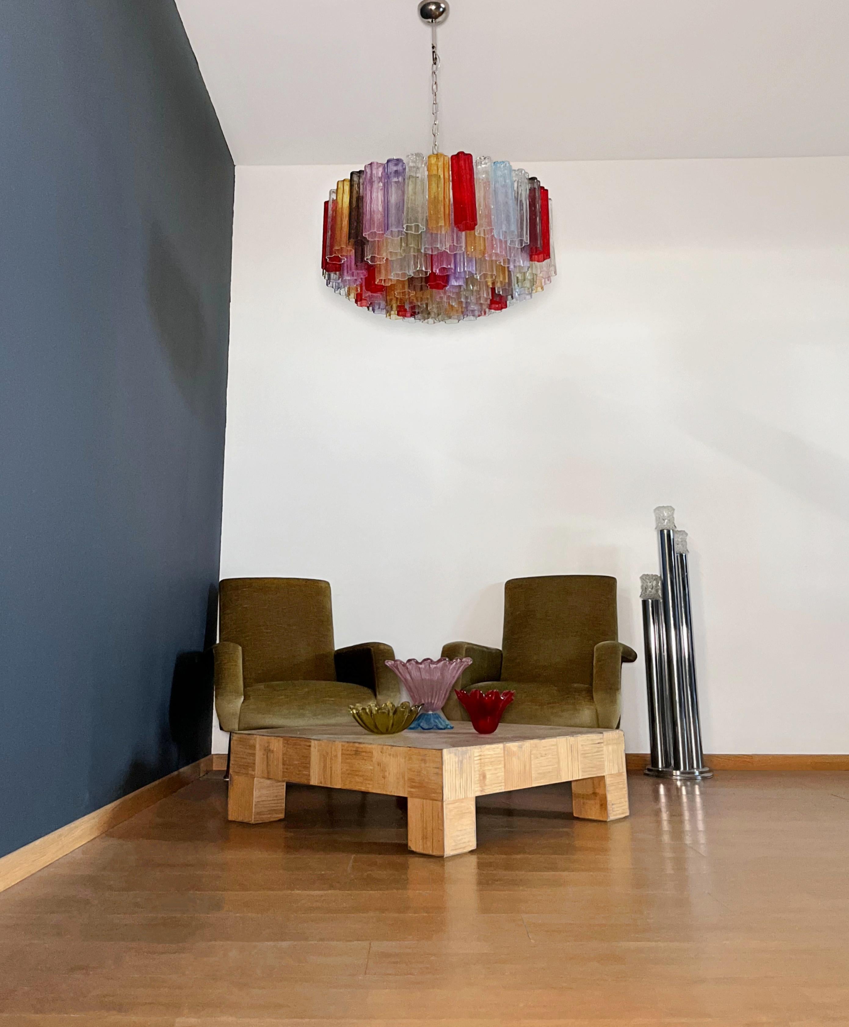 Mid-Century Modern Grand lustre en verre de Murano -101 verres tubulaires multicolores