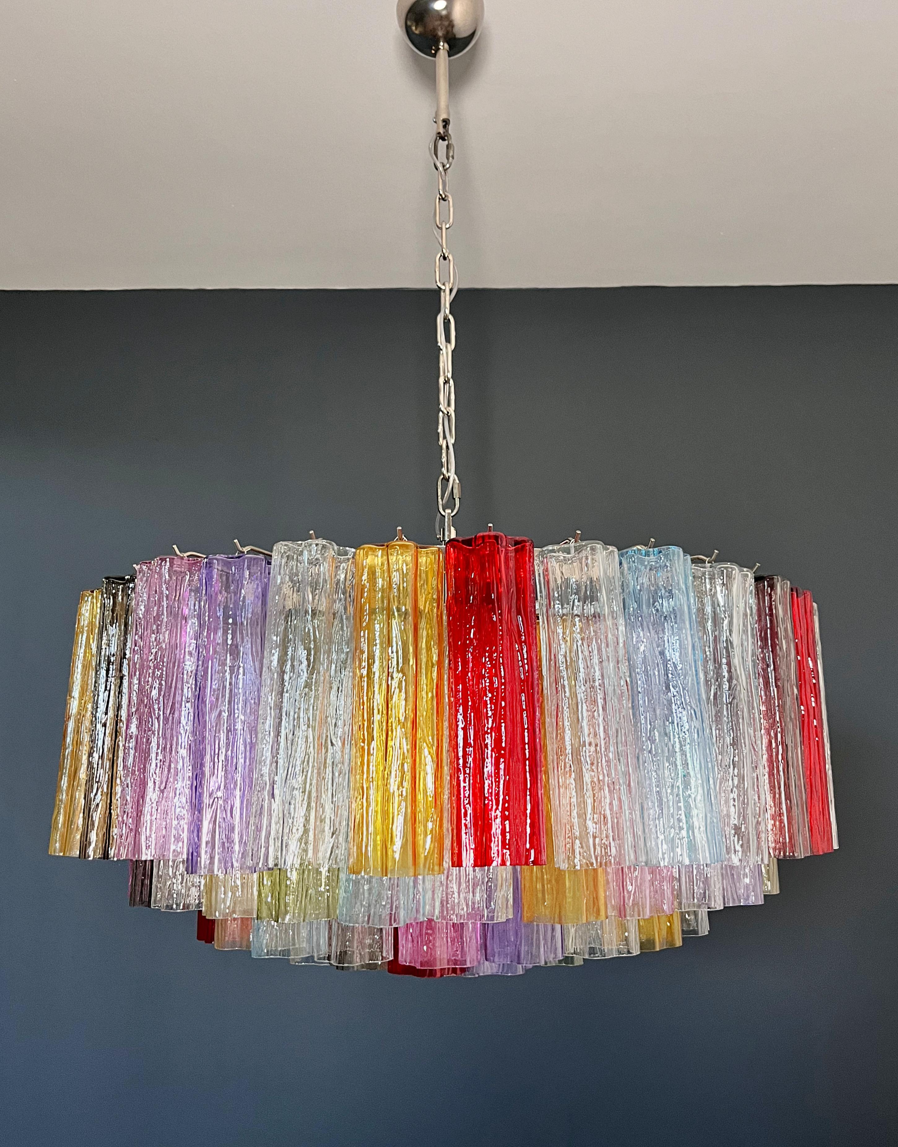 Italian Grand lustre en verre de Murano -101 verres tubulaires multicolores