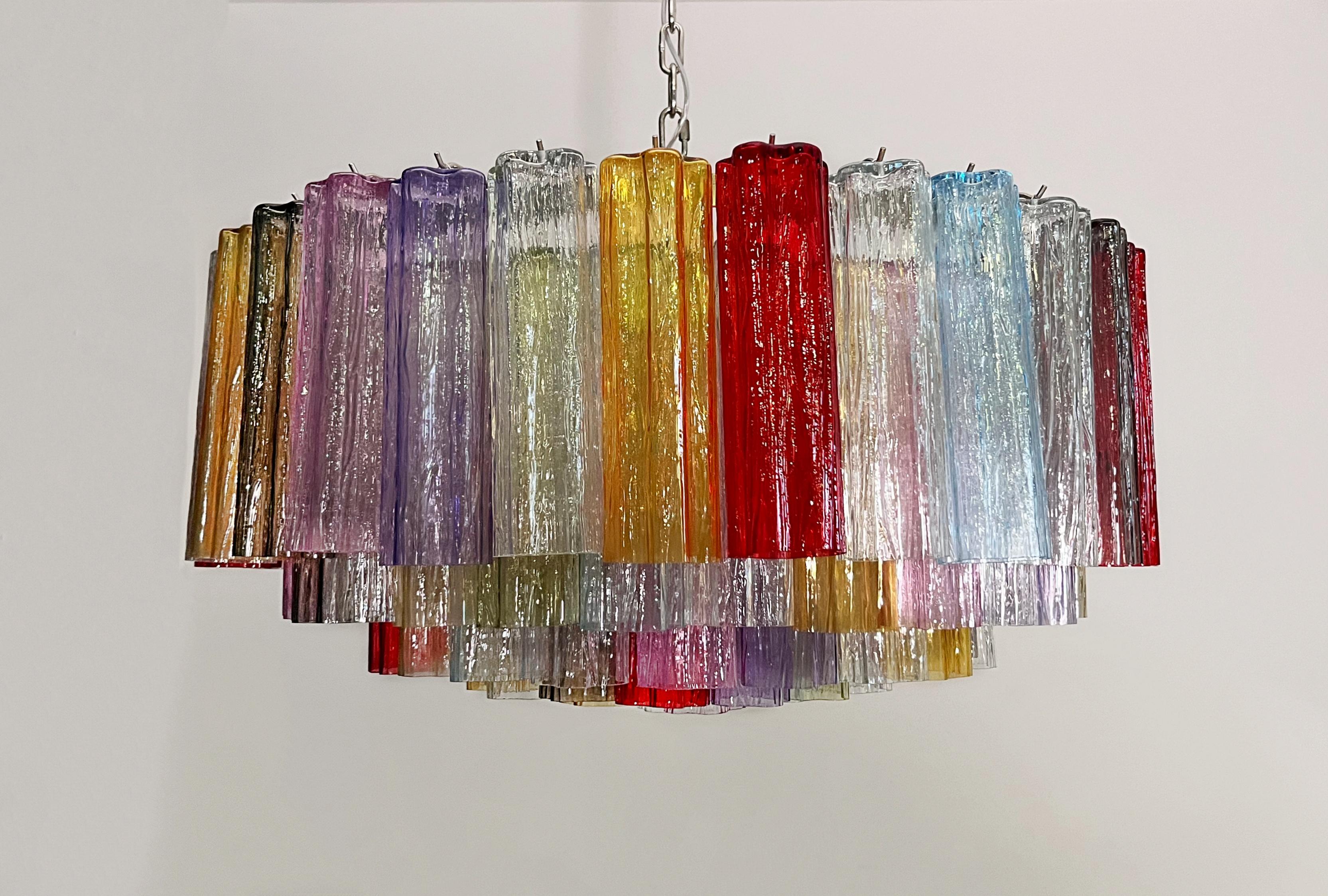 20th Century Grand lustre en verre de Murano -101 verres tubulaires multicolores