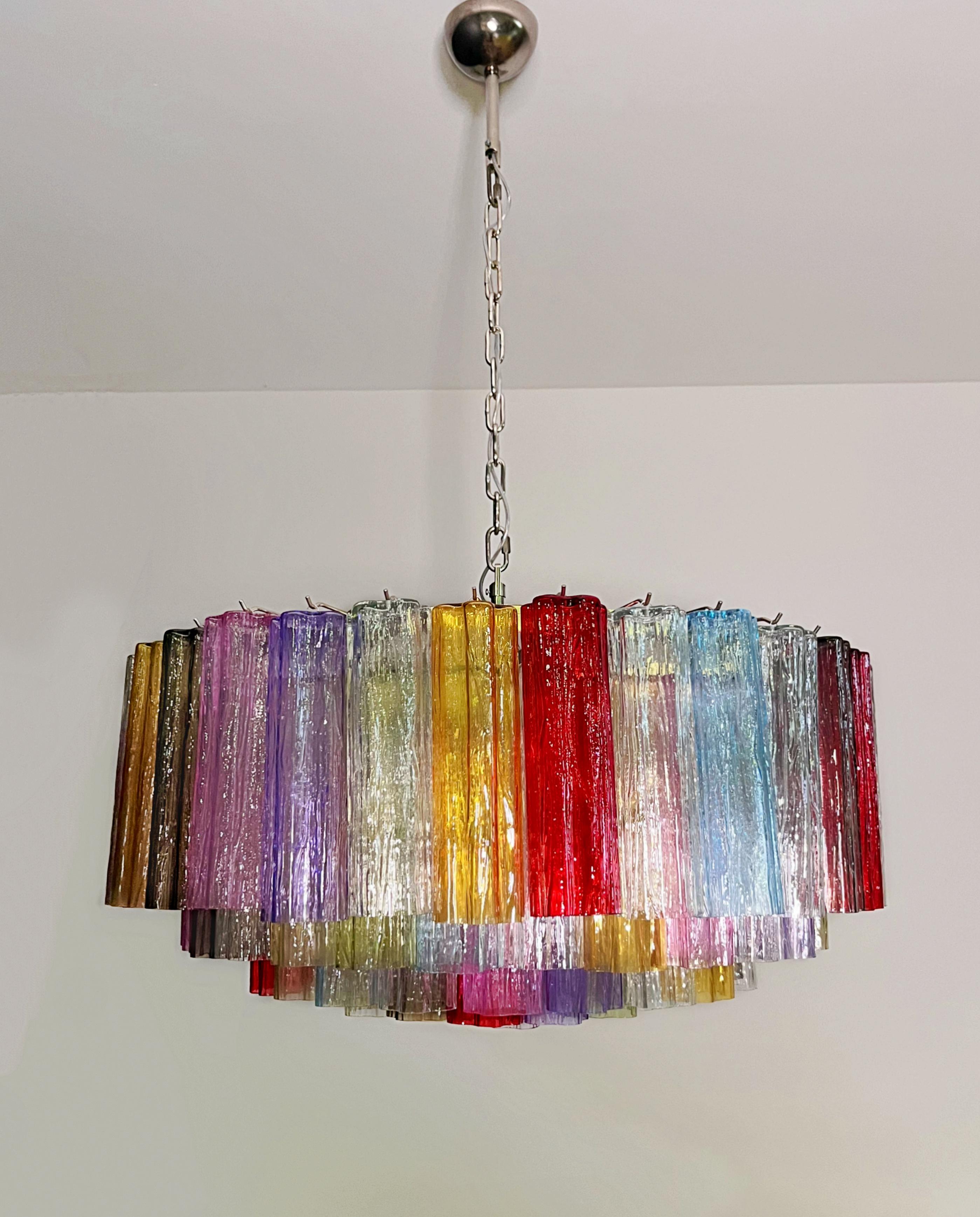Verre d'art Grand lustre en verre de Murano -101 verres tubulaires multicolores