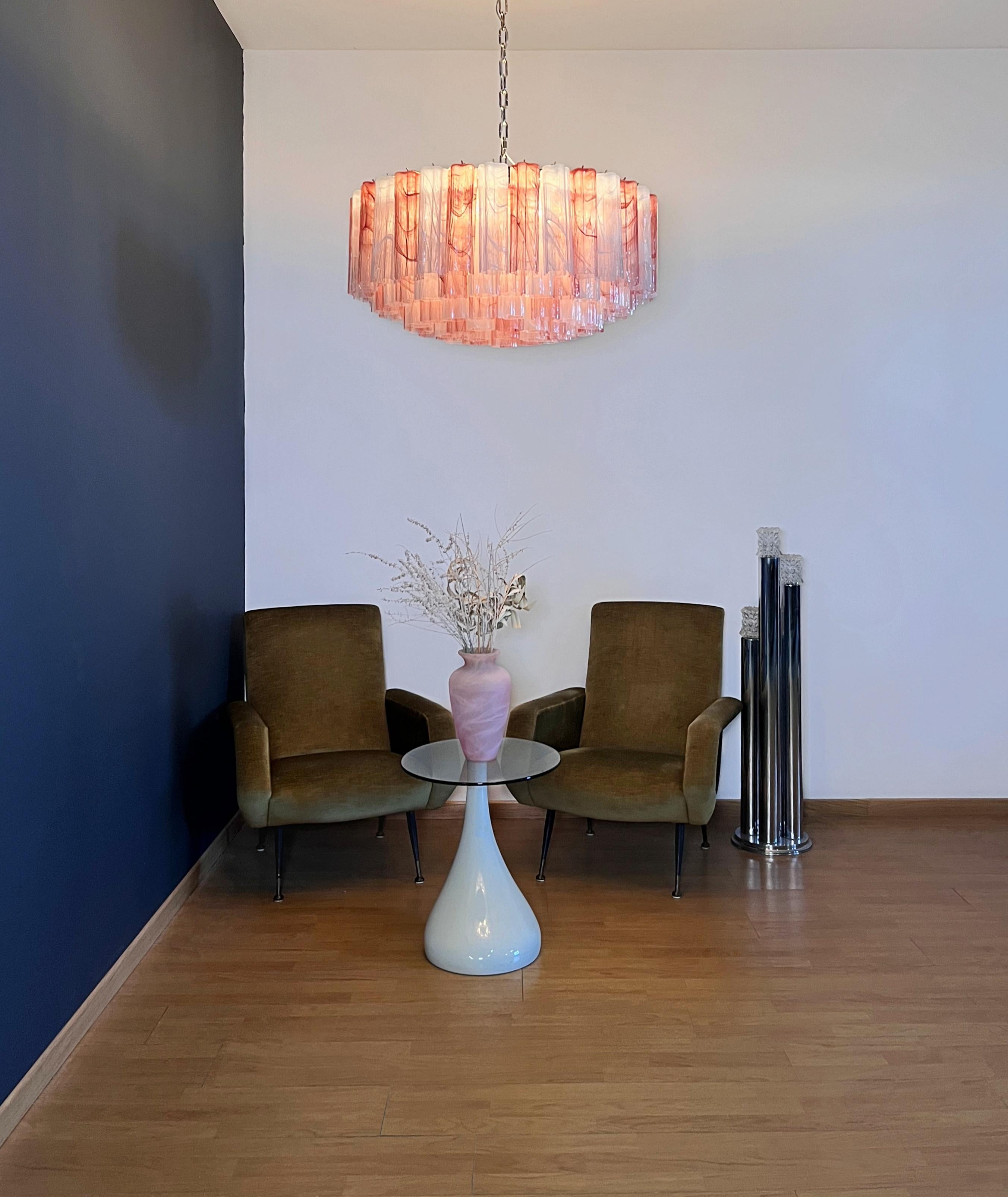 Grand lustre en verre de Murano -101 tube en verre d'albâtre rose et blanc en vente 2