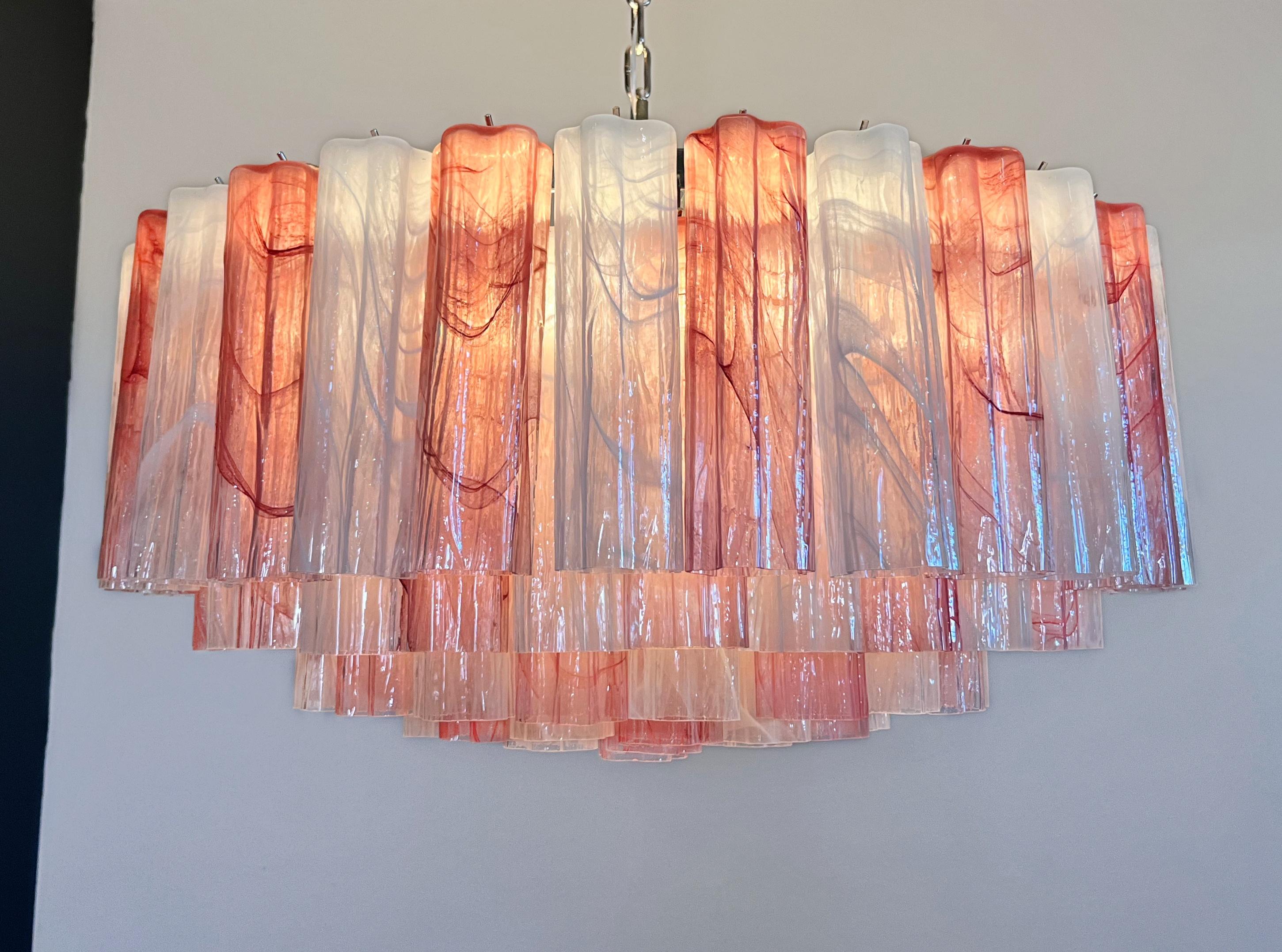Grand lustre en verre de Murano -101 tube en verre d'albâtre rose et blanc en vente 9