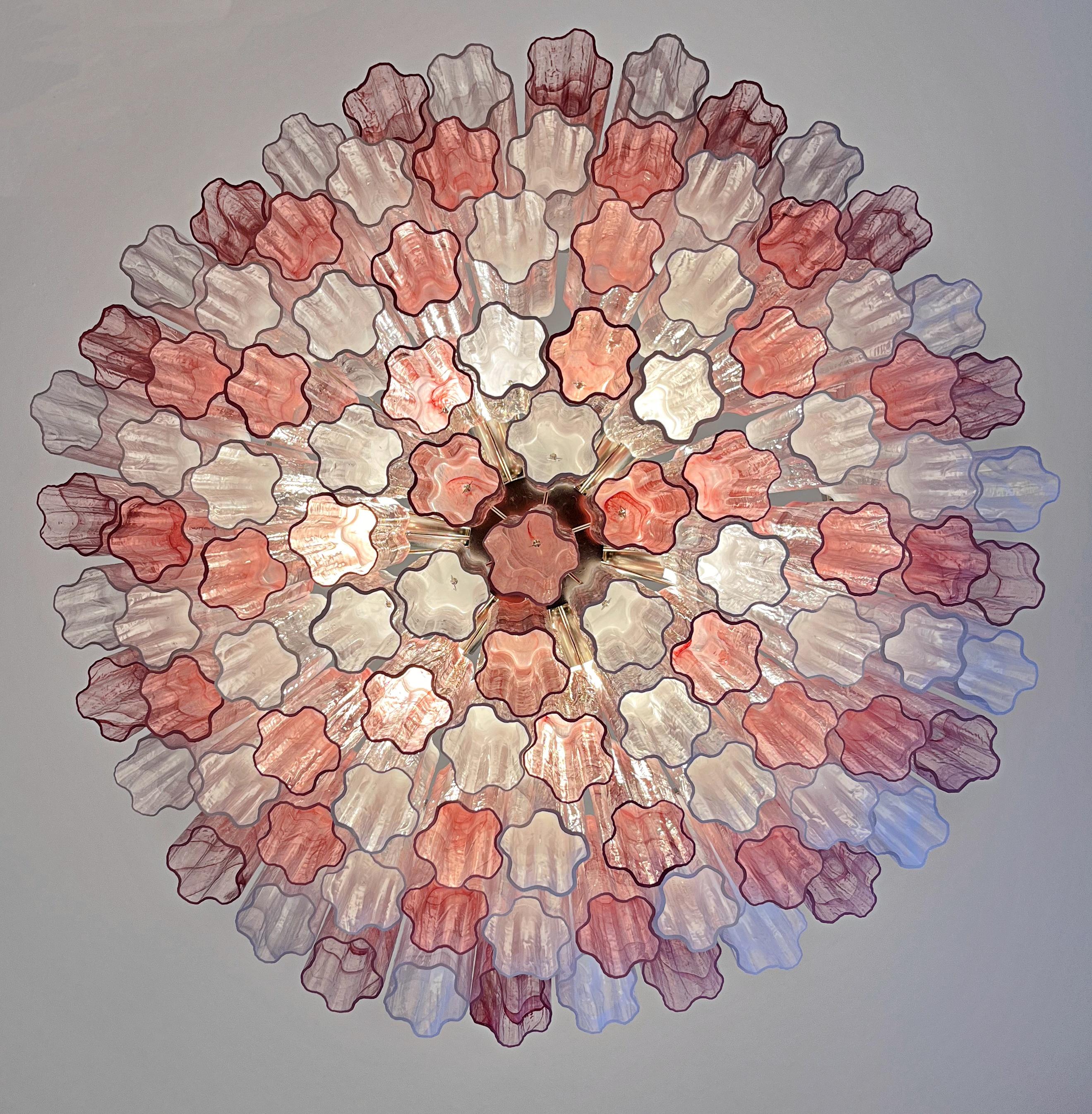 Grand lustre en verre de Murano -101 tube en verre d'albâtre rose et blanc en vente 11
