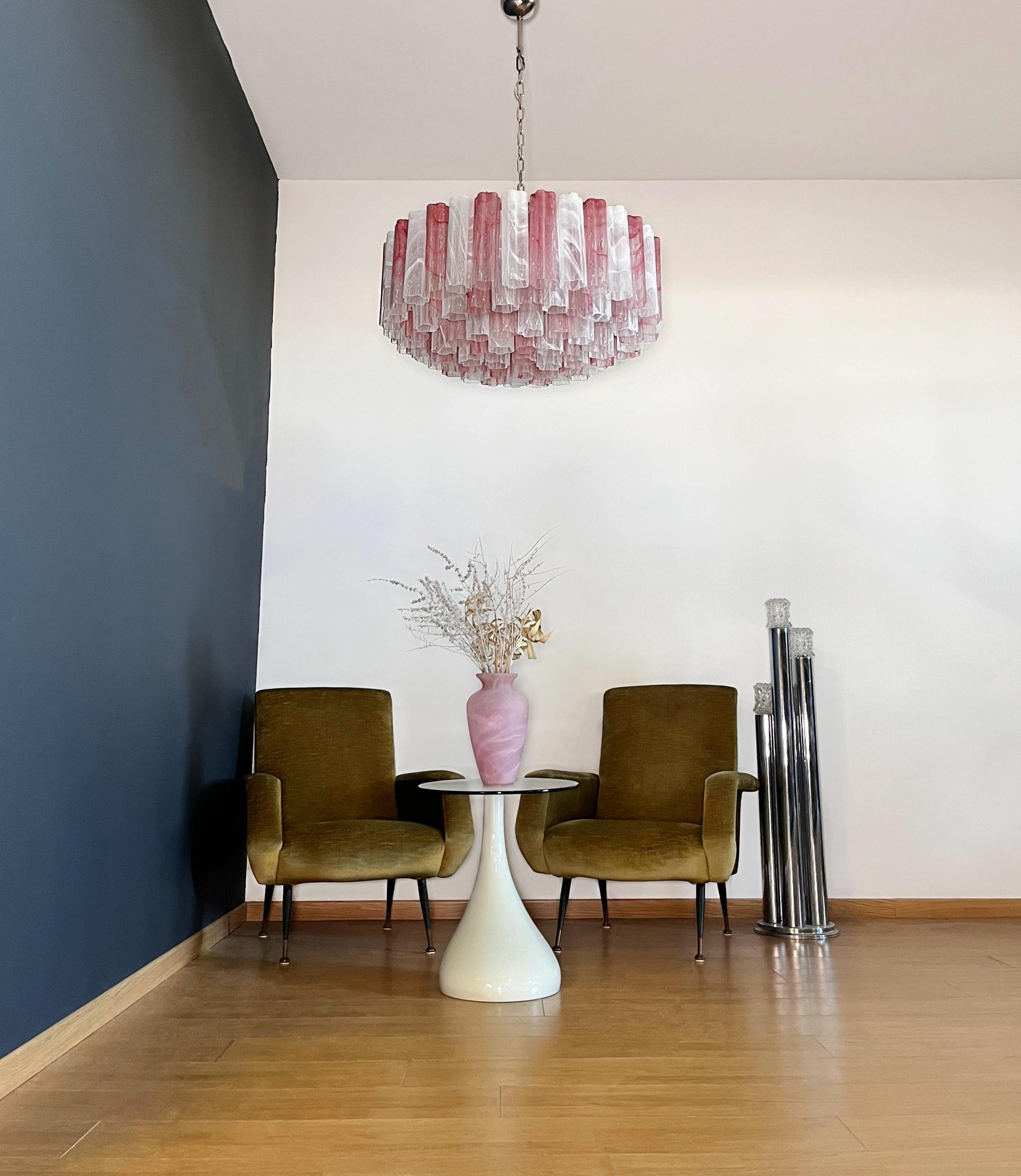 Mid-Century Modern Grand lustre en verre de Murano -101 tube en verre d'albâtre rose et blanc en vente