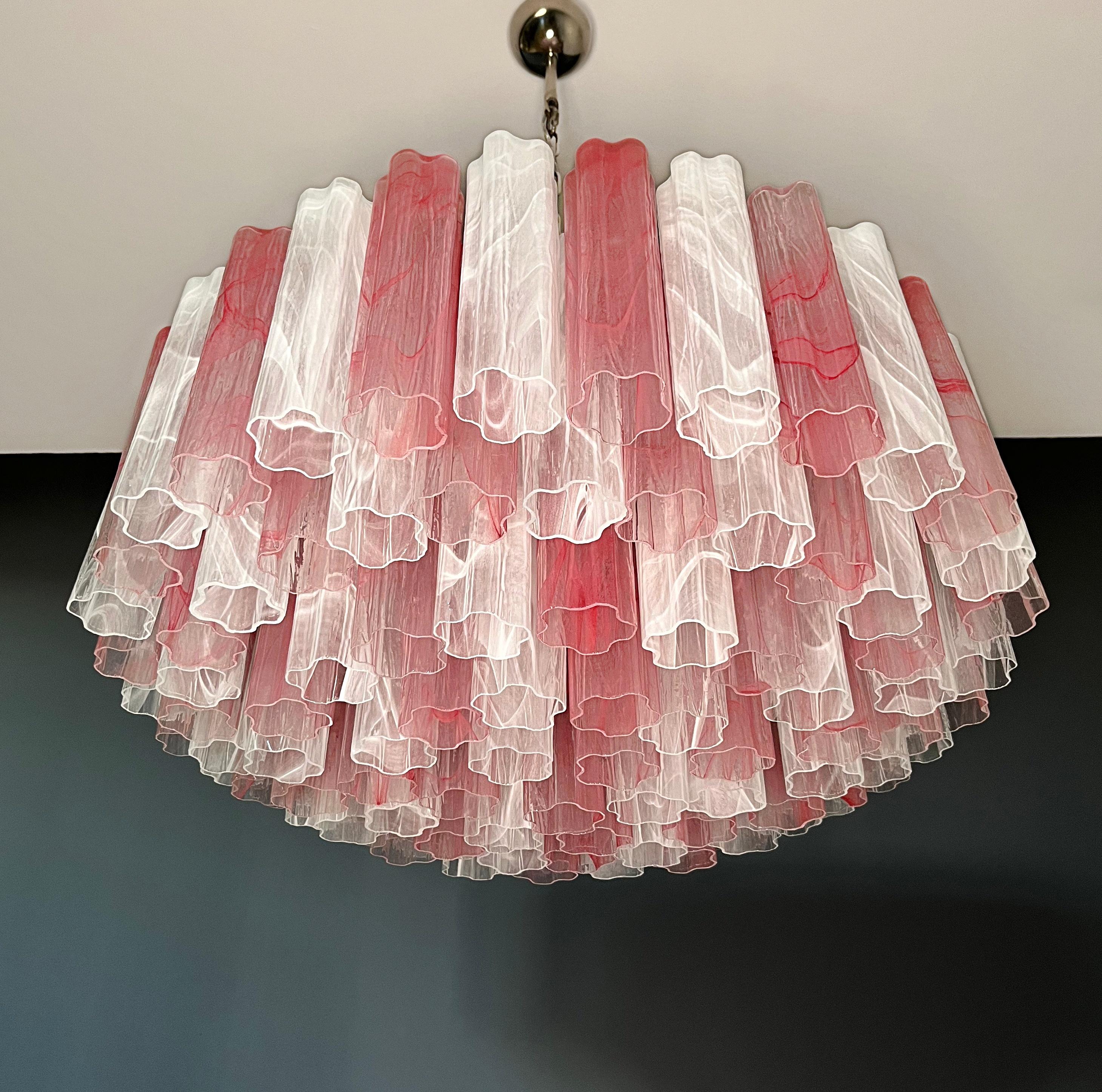 20th Century Grand lustre en verre de Murano -101 tube en verre d'albâtre rose et blanc en vente