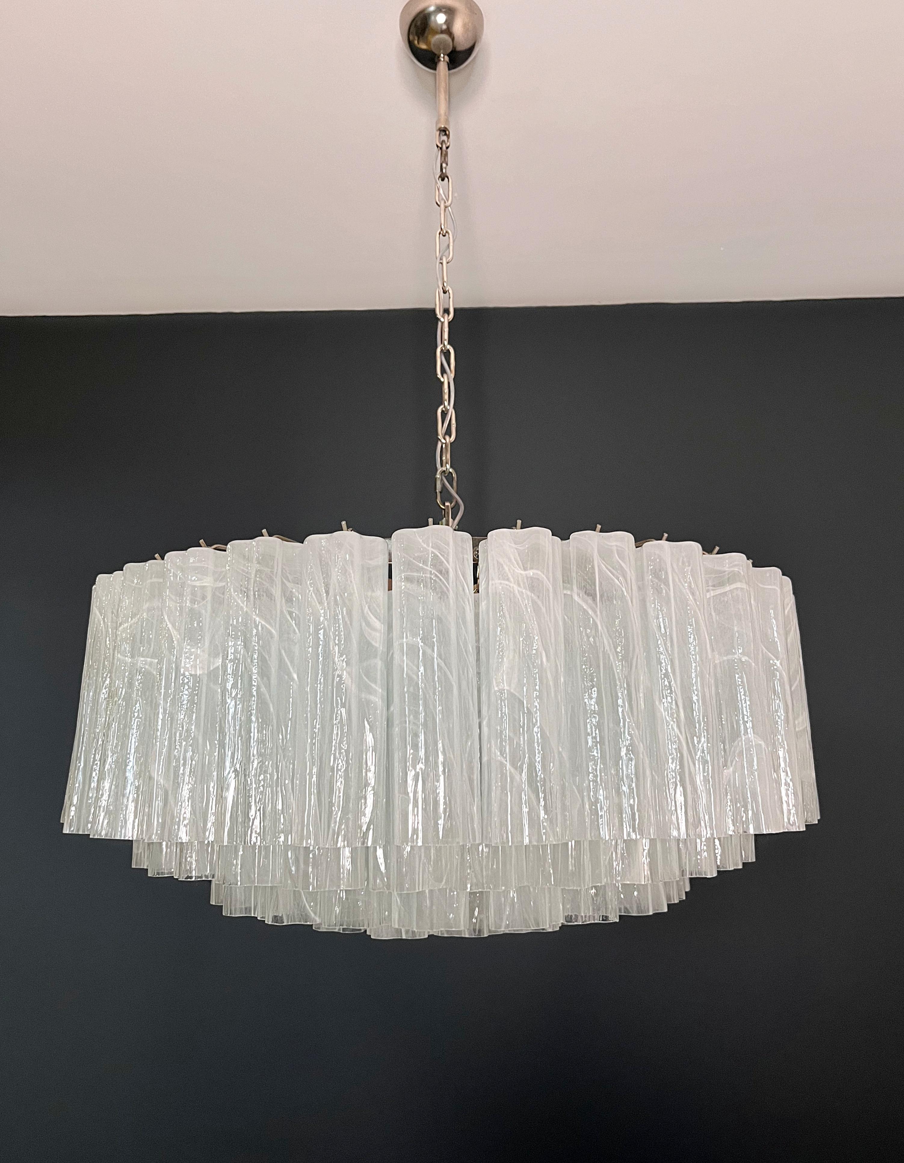 Large Murano glass Chandelier -101 white alabaster glass tube In Good Condition For Sale In Gaiarine Frazione Francenigo (TV), IT