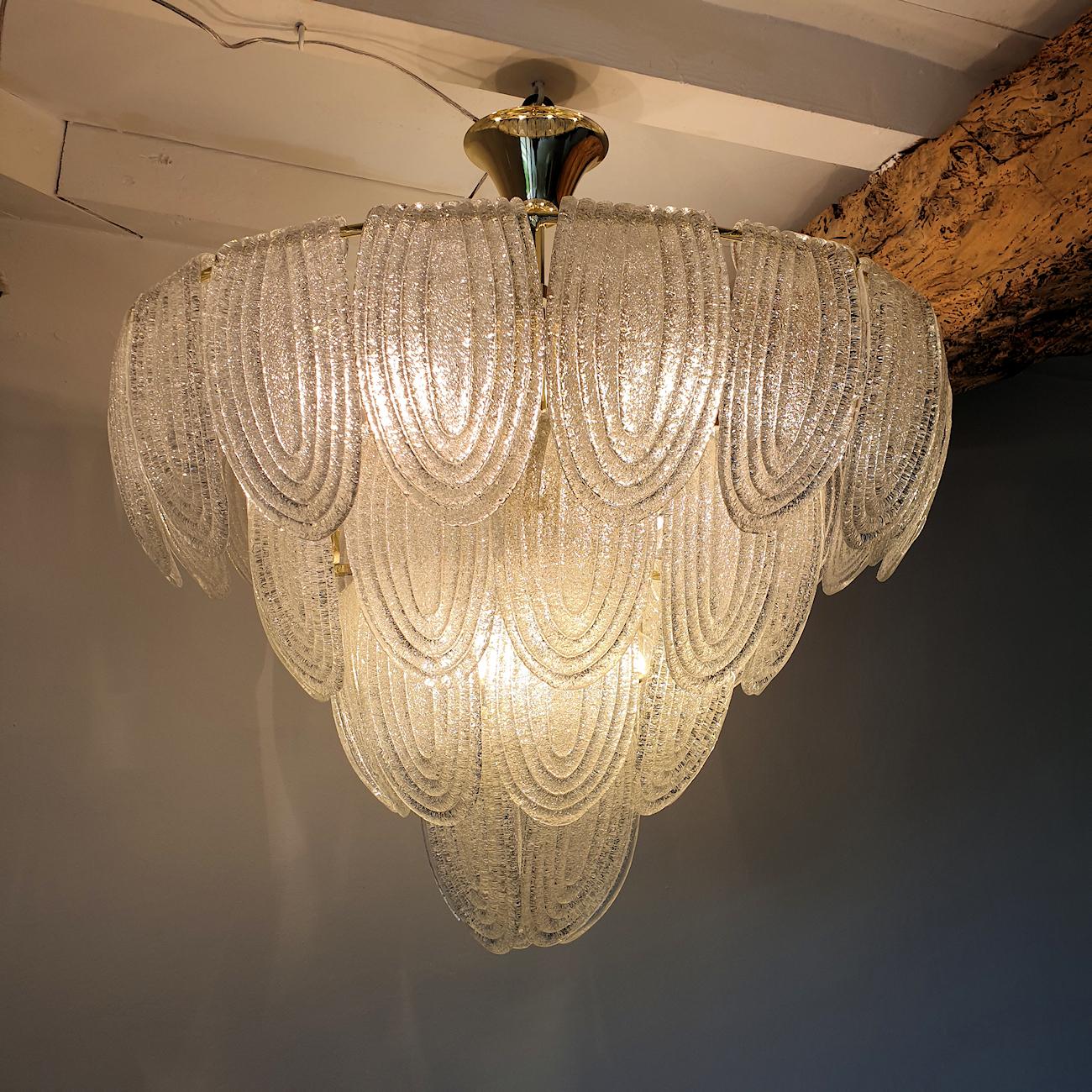 Large Mid Century Modern Murano Glass Chandelier, by Mazzega In Excellent Condition In Dallas, TX