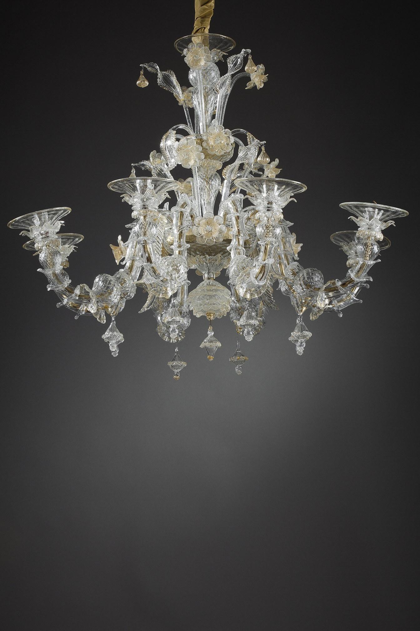 Italian Large Murano Glass Chandelier Decorated with Gold For Sale