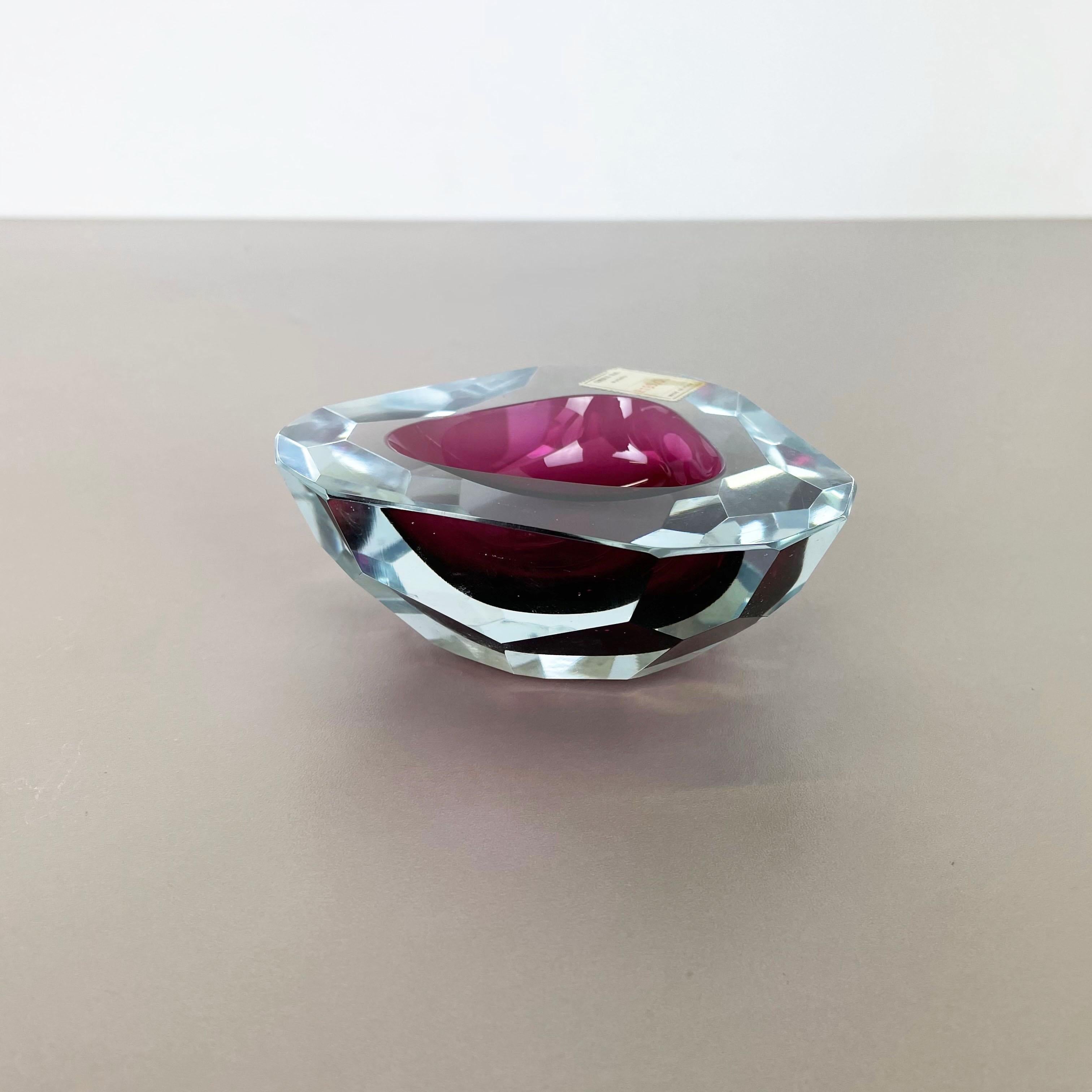 Mid-Century Modern Large Murano Glass Faceted Sommerso Bowl Ashtray by Cenedese, Murano Italy 1970s