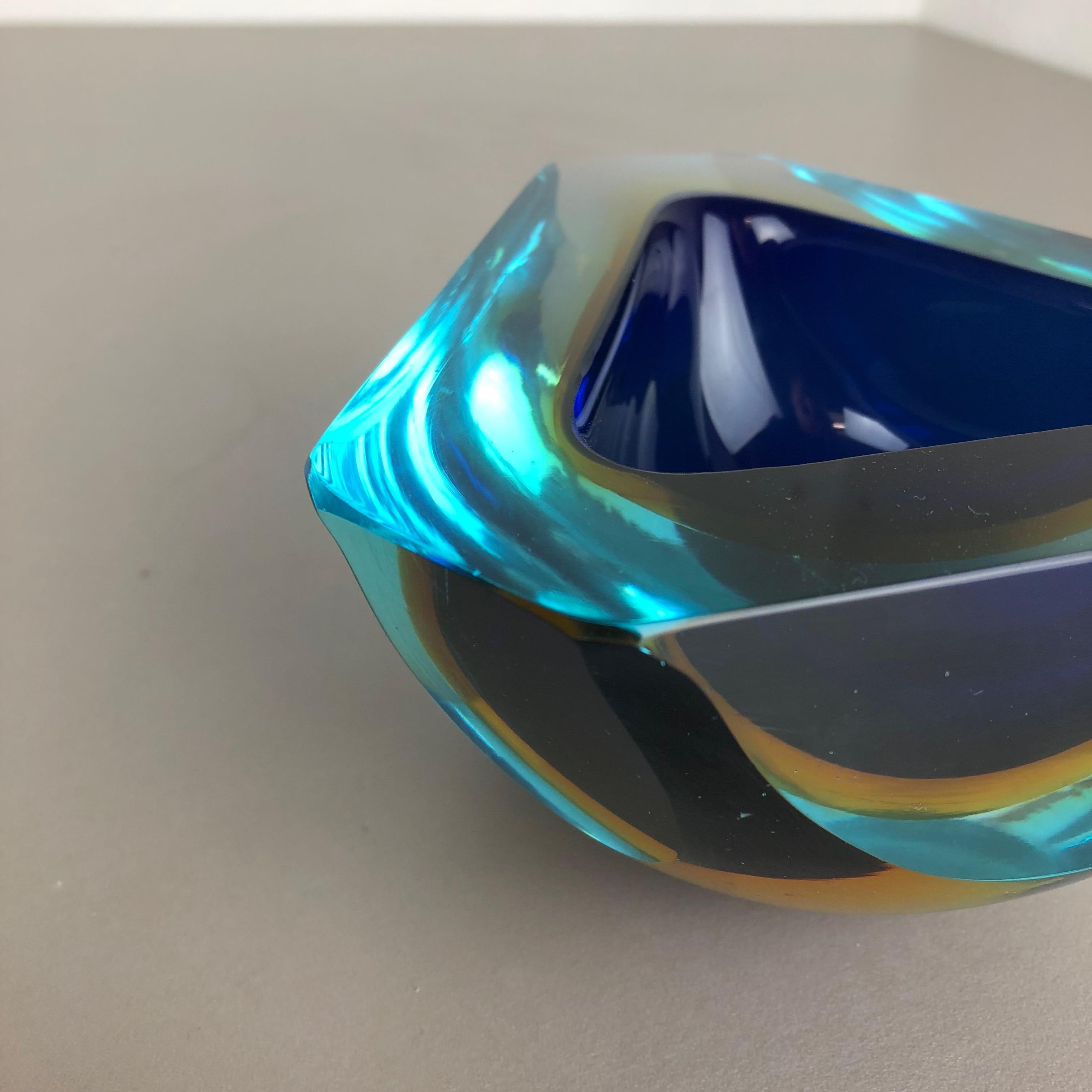 Large Murano Glass Faceted Sommerso Bowl Element Ashtray, Murano, Italy, 1970s 5