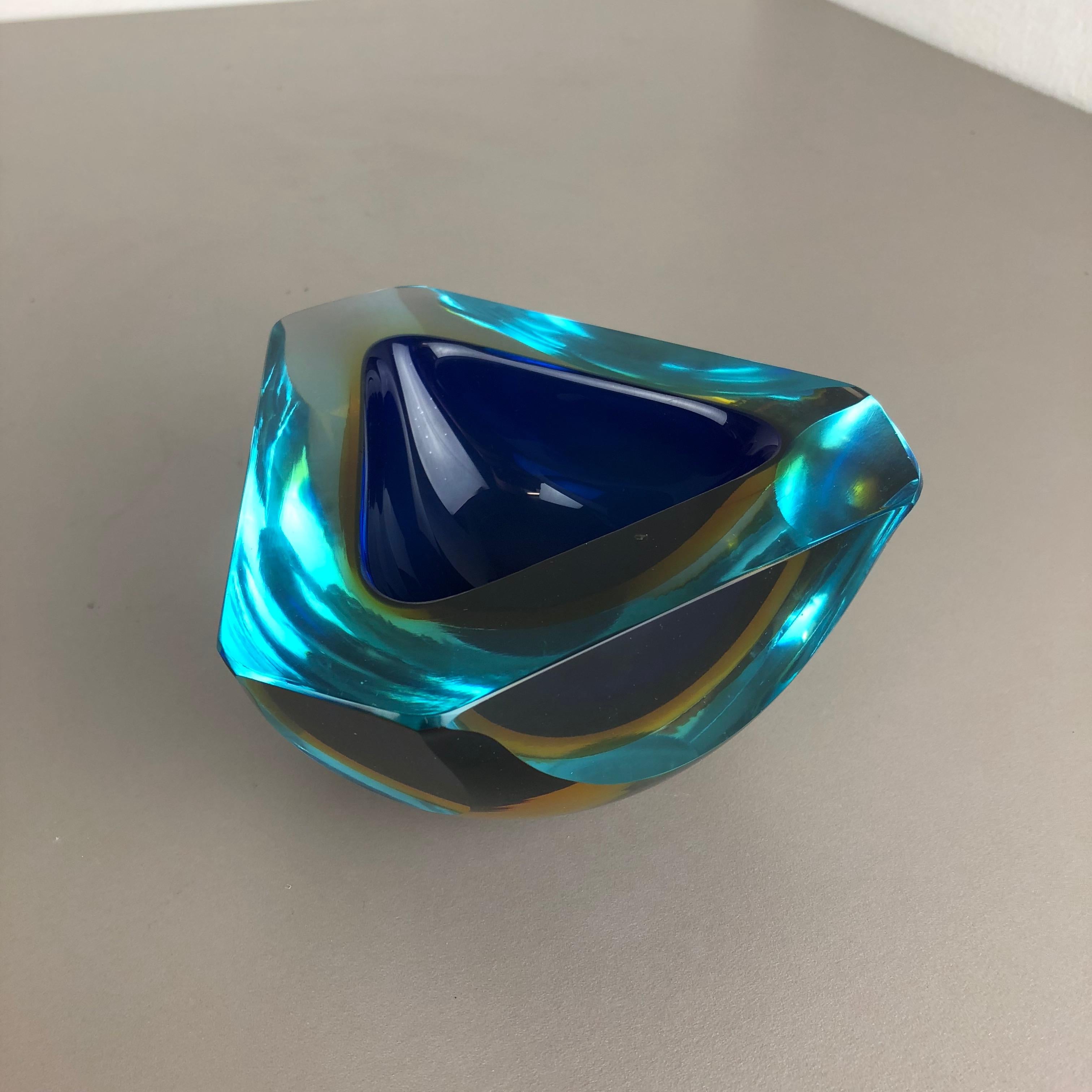 Large Murano Glass Faceted Sommerso Bowl Element Ashtray, Murano, Italy, 1970s 7