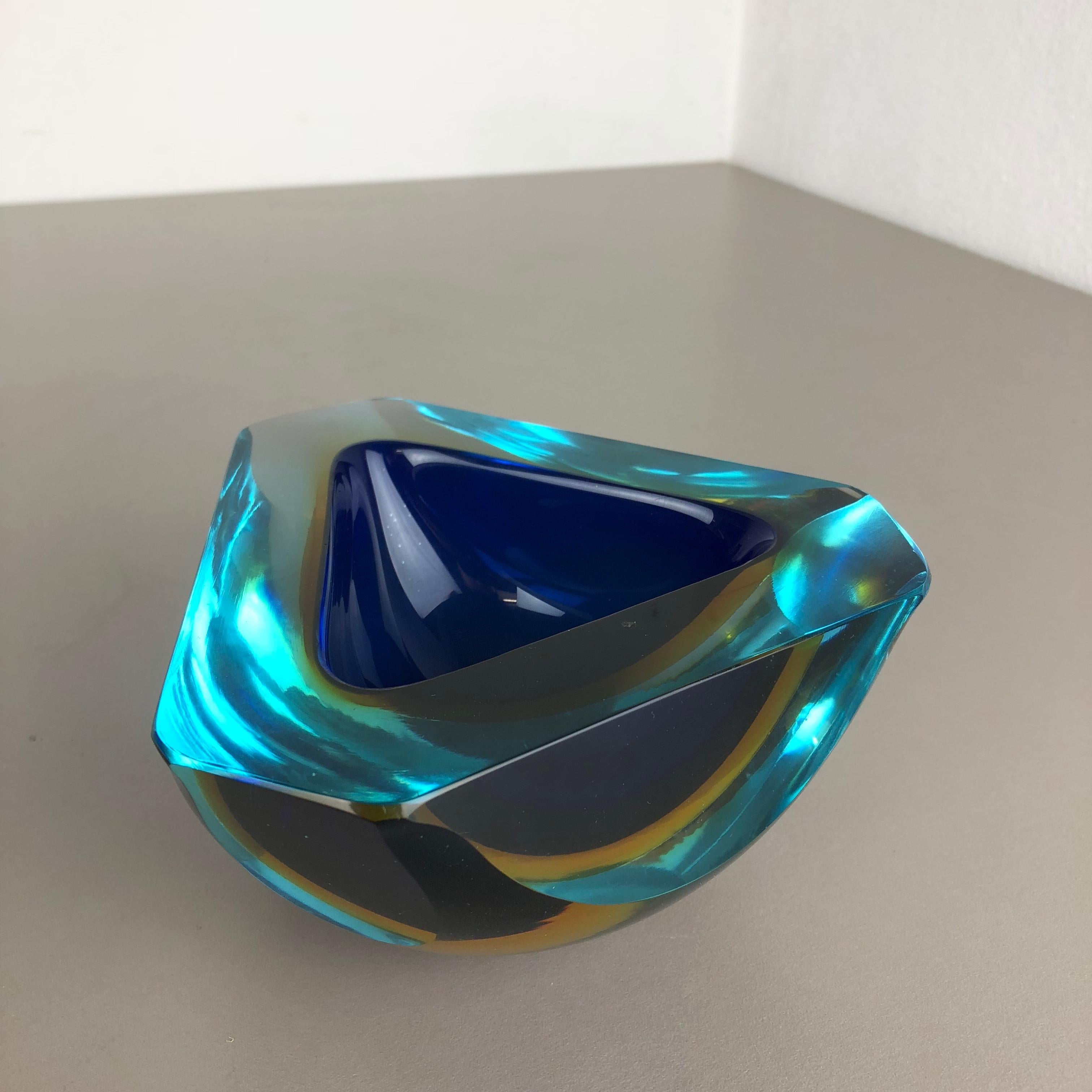 Large Murano Glass Faceted Sommerso Bowl Element Ashtray, Murano, Italy, 1970s 3