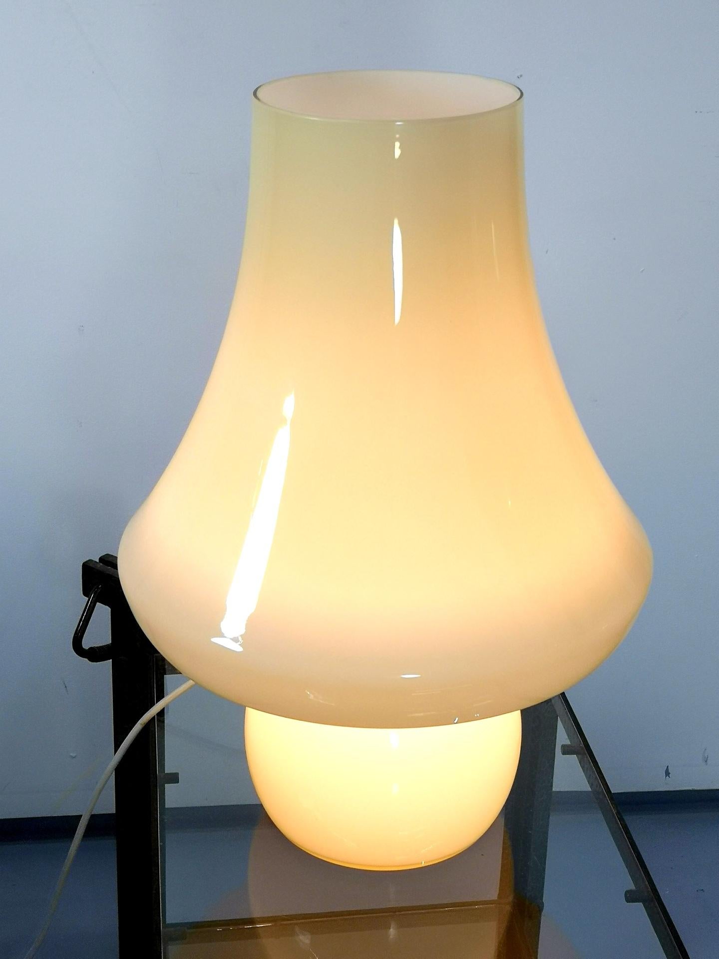 Large Murano Glass Floor Lamp, by Venini, 1970s In Good Condition In Budapest, HU