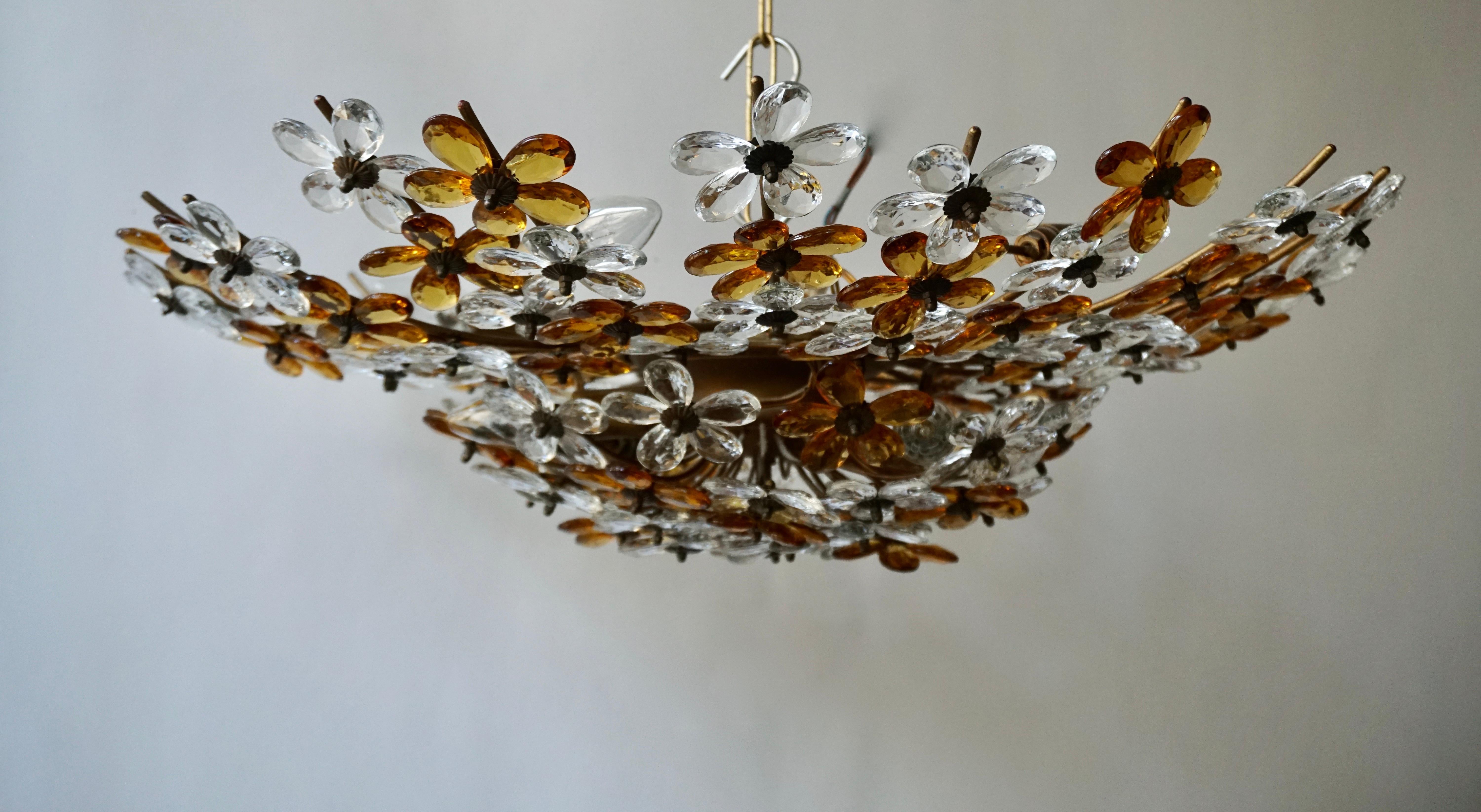 Großer Blumenstrauß-Kronleuchter aus Muranoglas mit Einbaubeleuchtung aus Messing, 1960er Jahre im Angebot 1