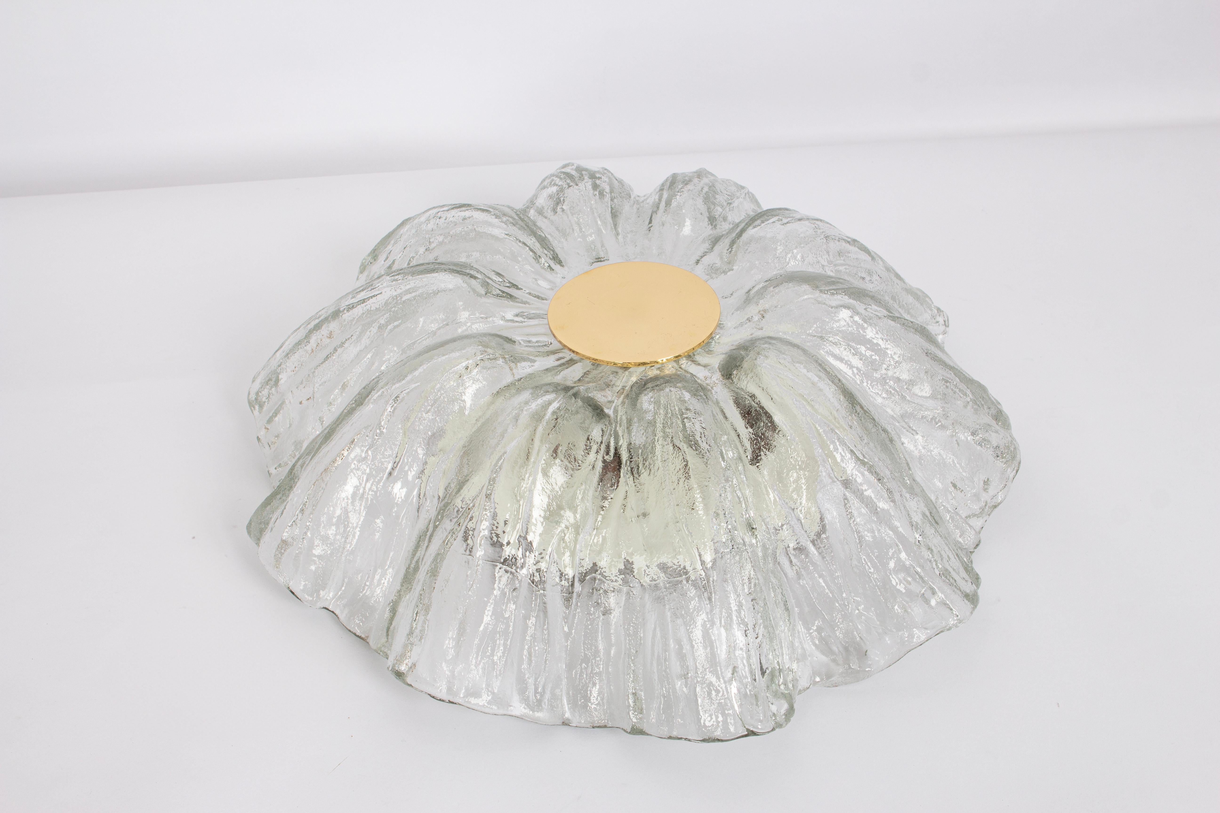 Grande lampada da incasso in vetro di Murano di Kalmar, Austria, anni '70 In condizioni buone in vendita a Aachen, NRW