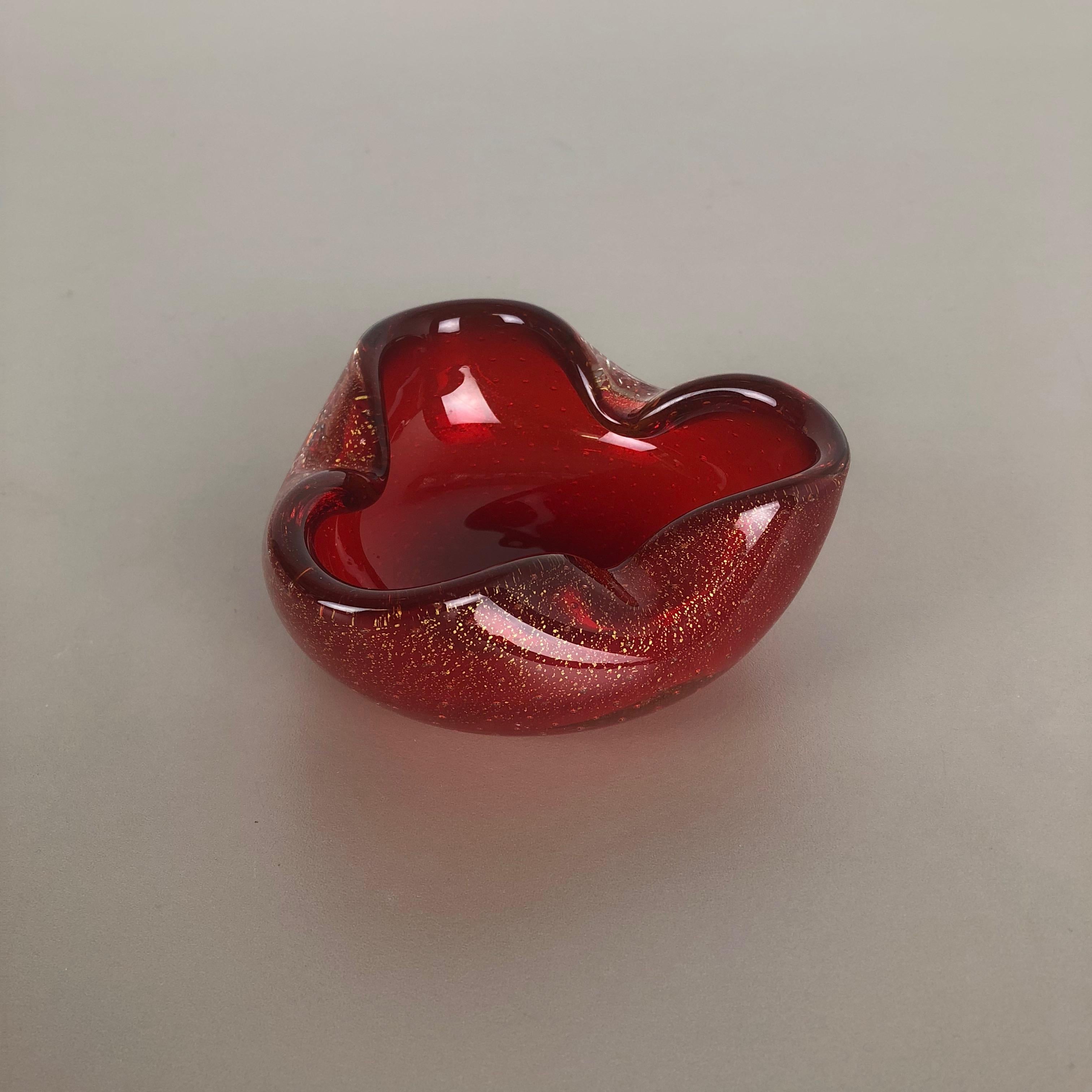 Mid-Century moderno Grande posacenere a conchiglia con elemento a ciotola in vetro di Murano 