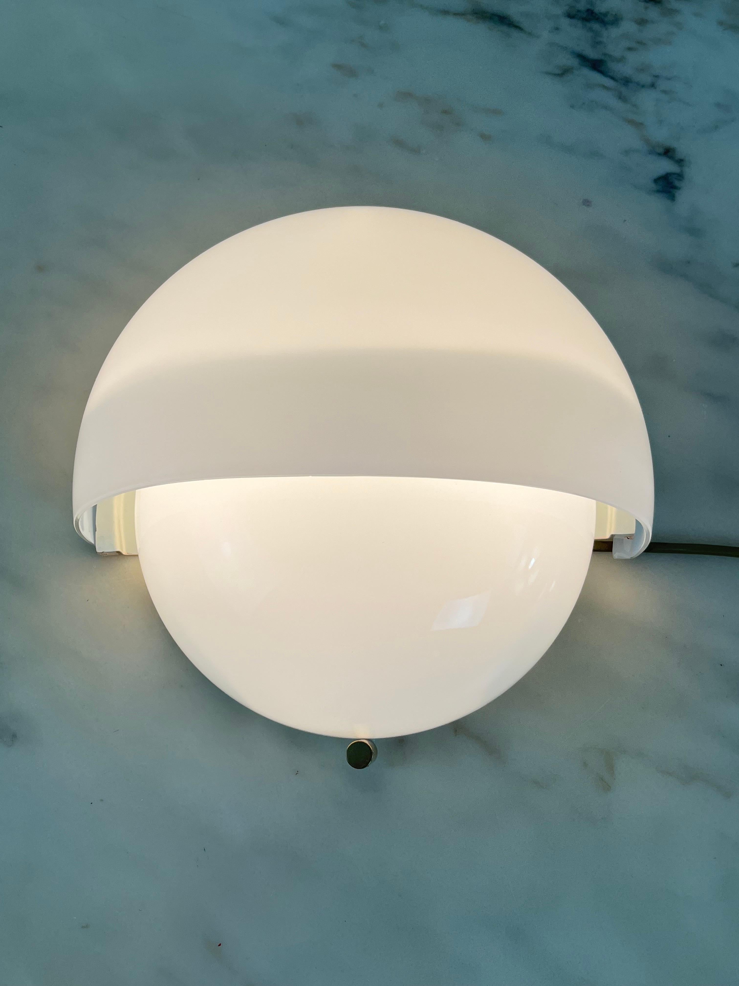 Mid-20th Century Large Murano Glass Wall Lamp By Vico Magistretti For Artemide Mania Model 1960s For Sale