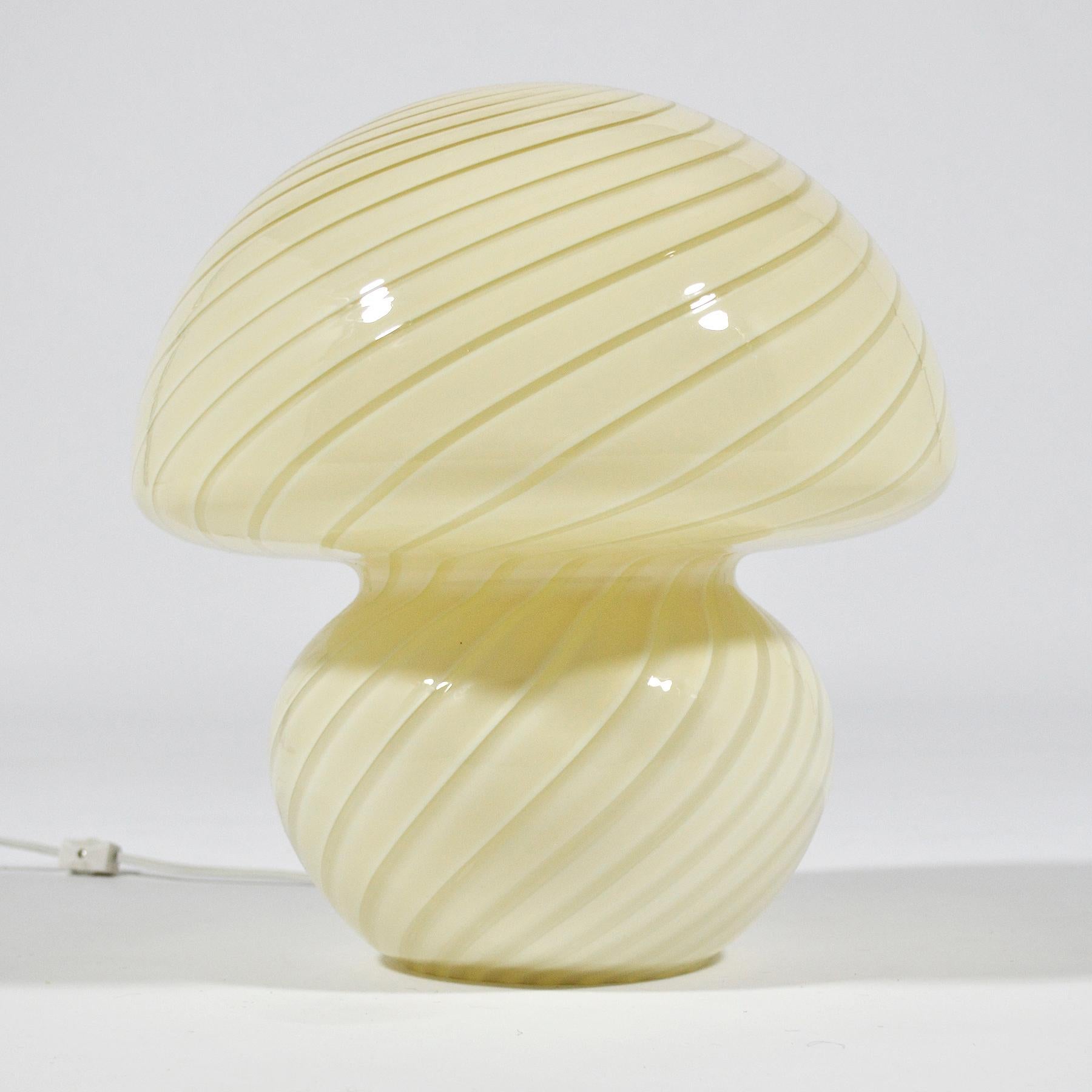 Late 20th Century Vetri Murano Glass Mushroom Shaped Spiral Table Lamp