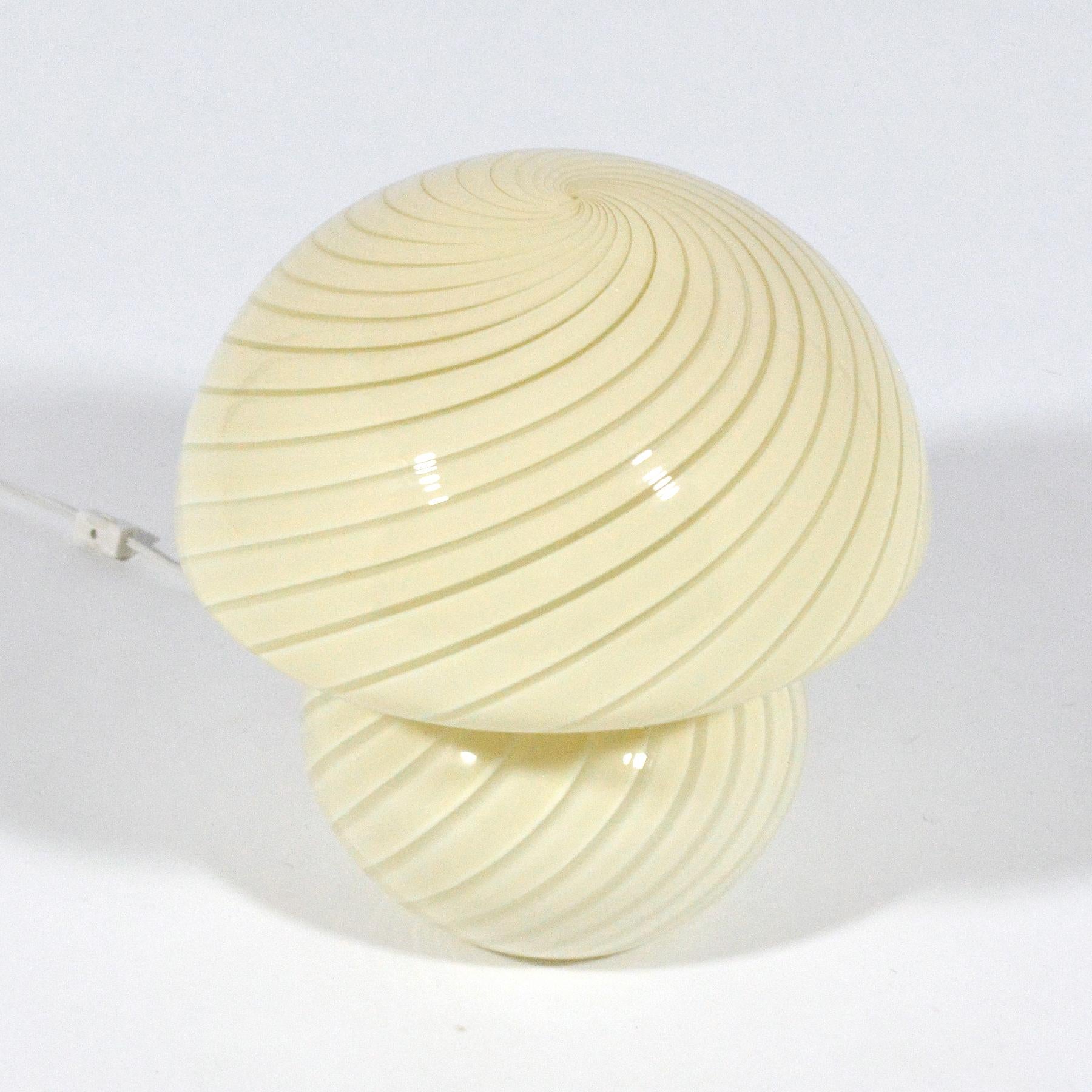 Vetri Murano Glass Mushroom Shaped Spiral Table Lamp 2