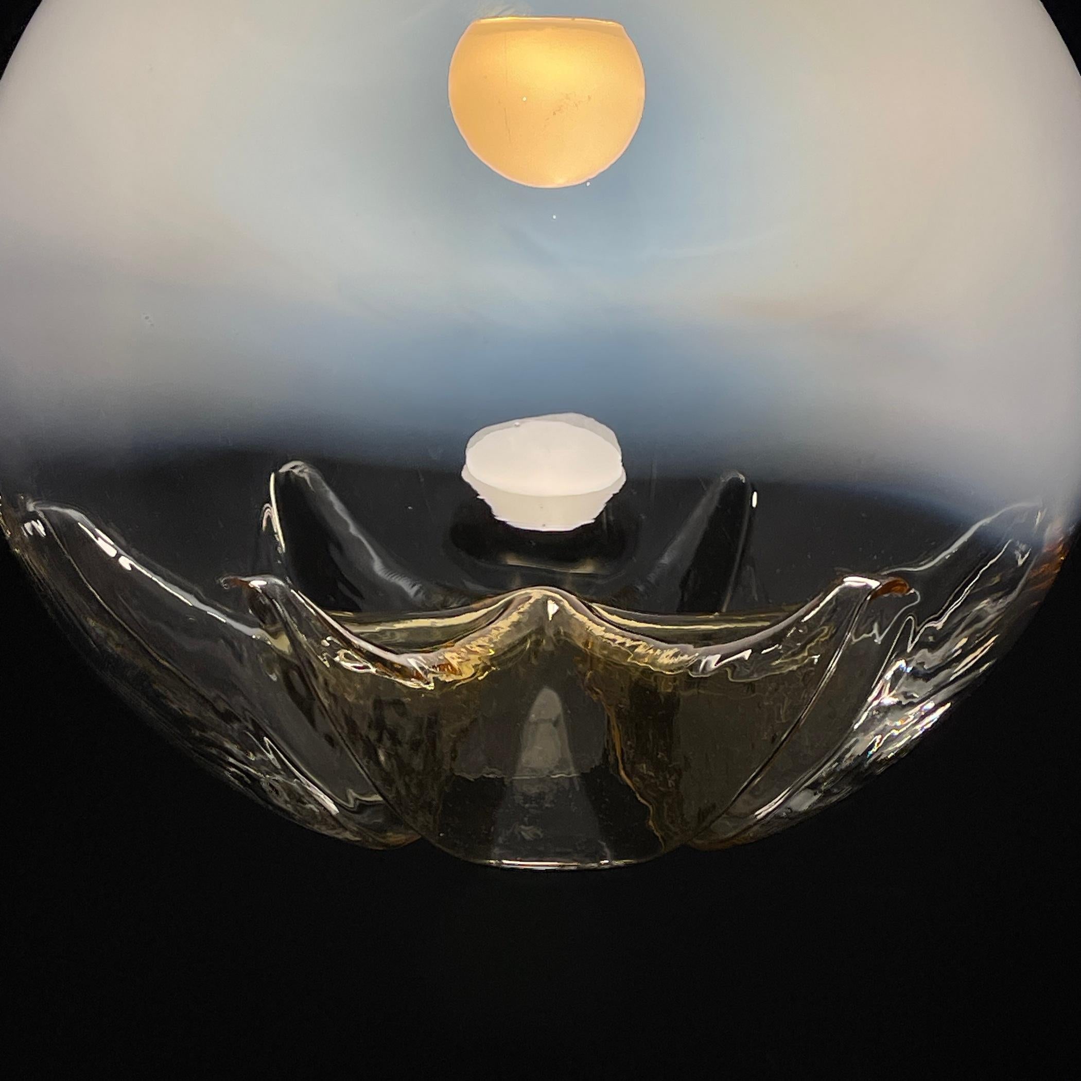 20ième siècle Grande lampe suspendue en verre Murano par Mazzega Murano Italie 1960s  en vente