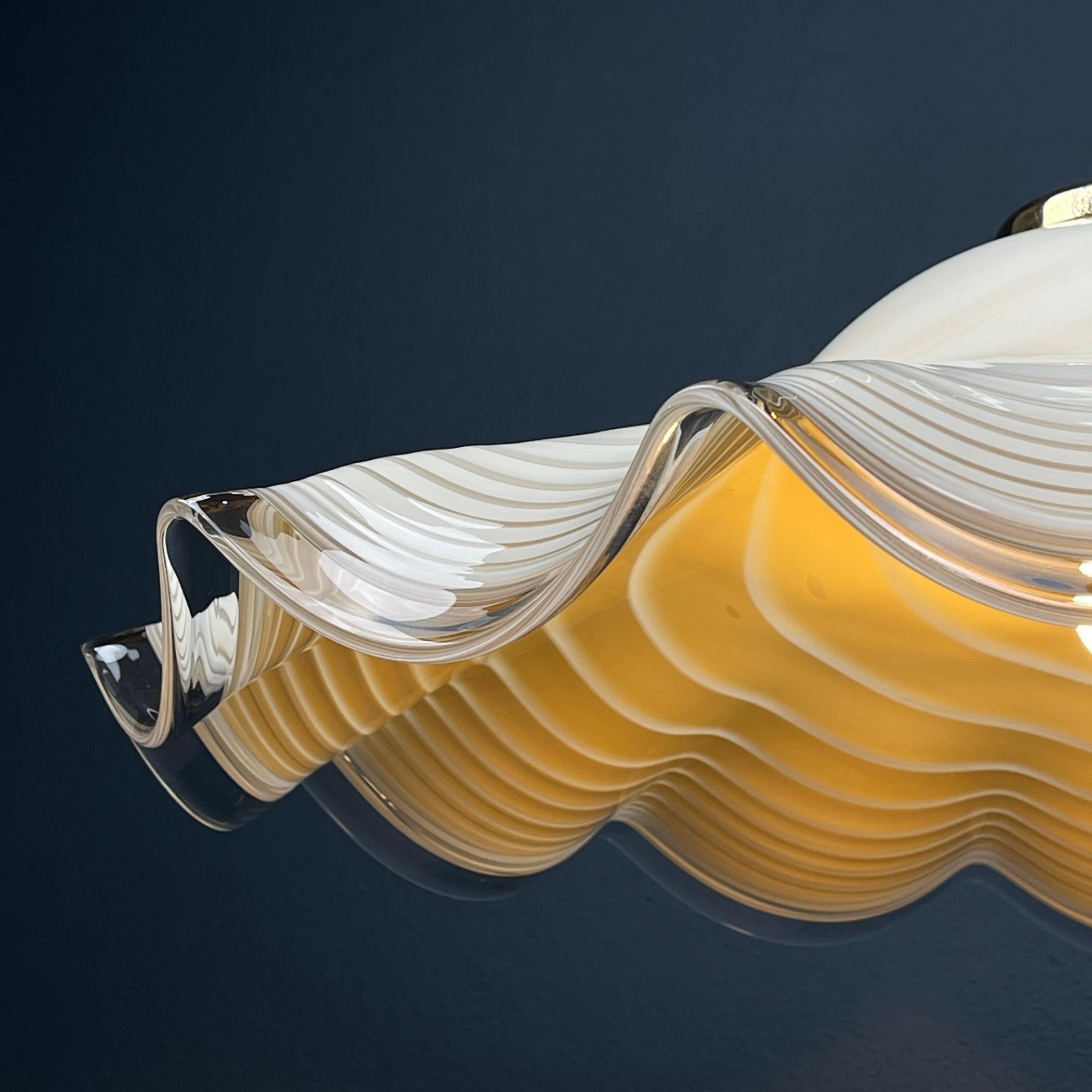 Grande lampe suspendue en verre de Murano Italie 1970 en vente 3