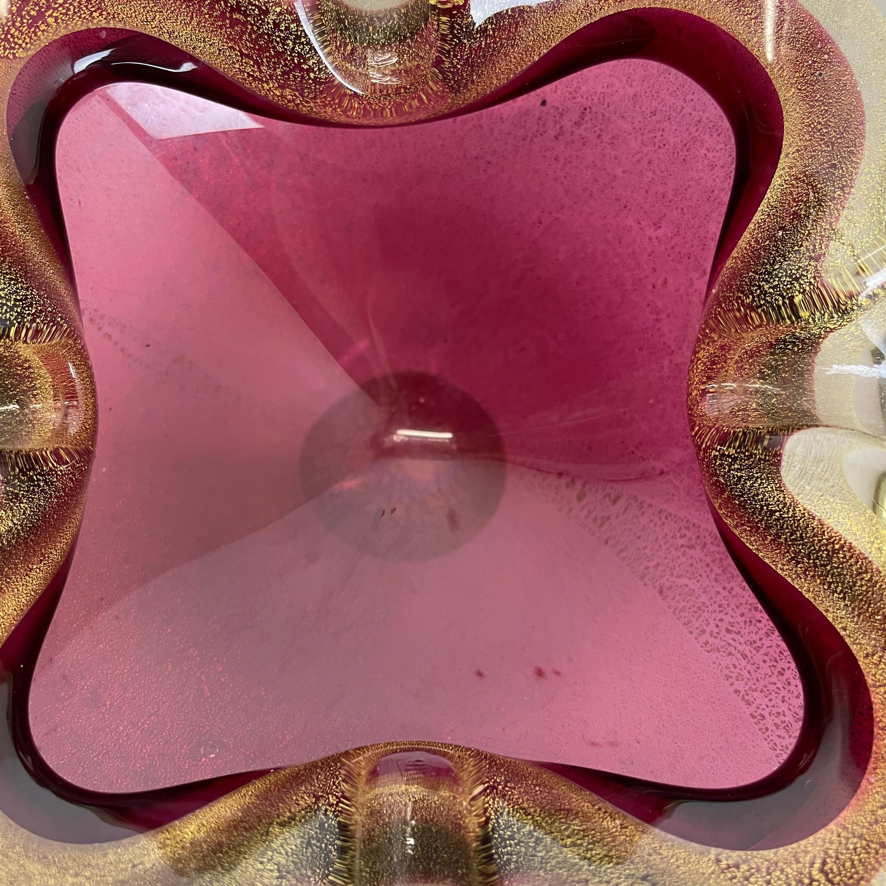Grand cendrier en verre de Murano « rose or » avec éléments en coquille de bol, Murano, Italie, 1970 en vente 5