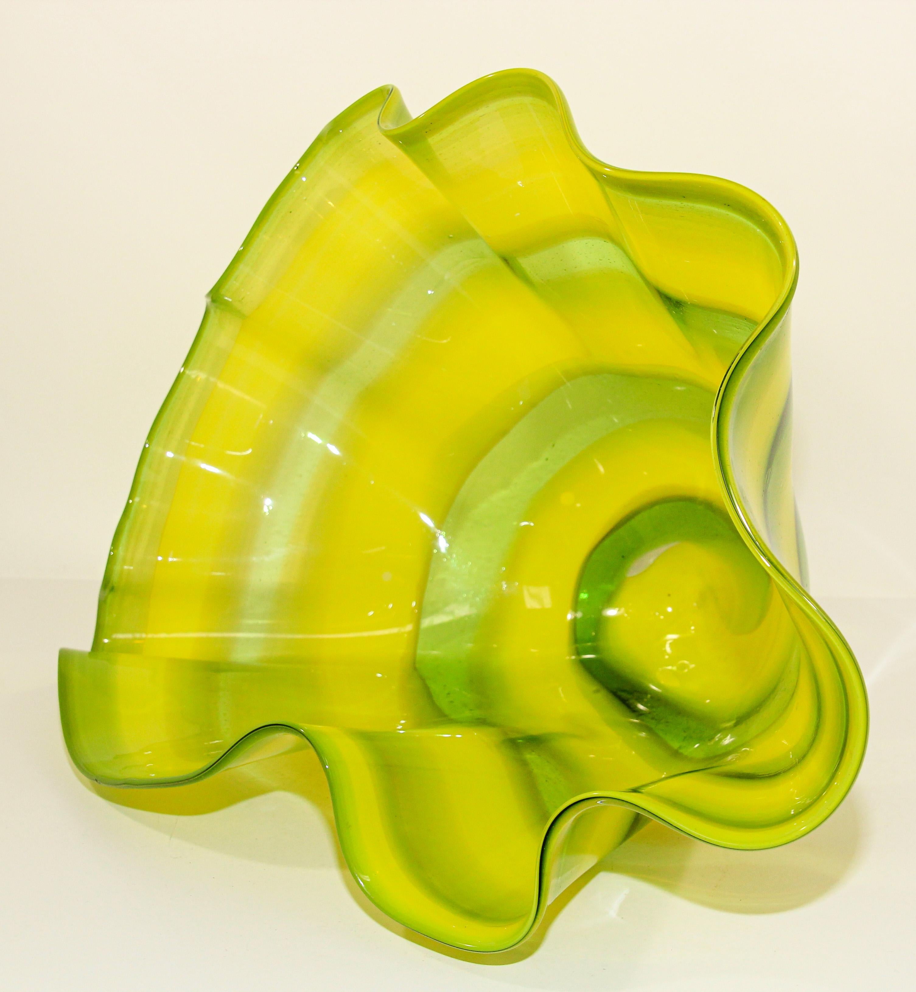Large Murano Glass Sea form Yellow and Green Bowl, in the Style of Chihuly For Sale 6