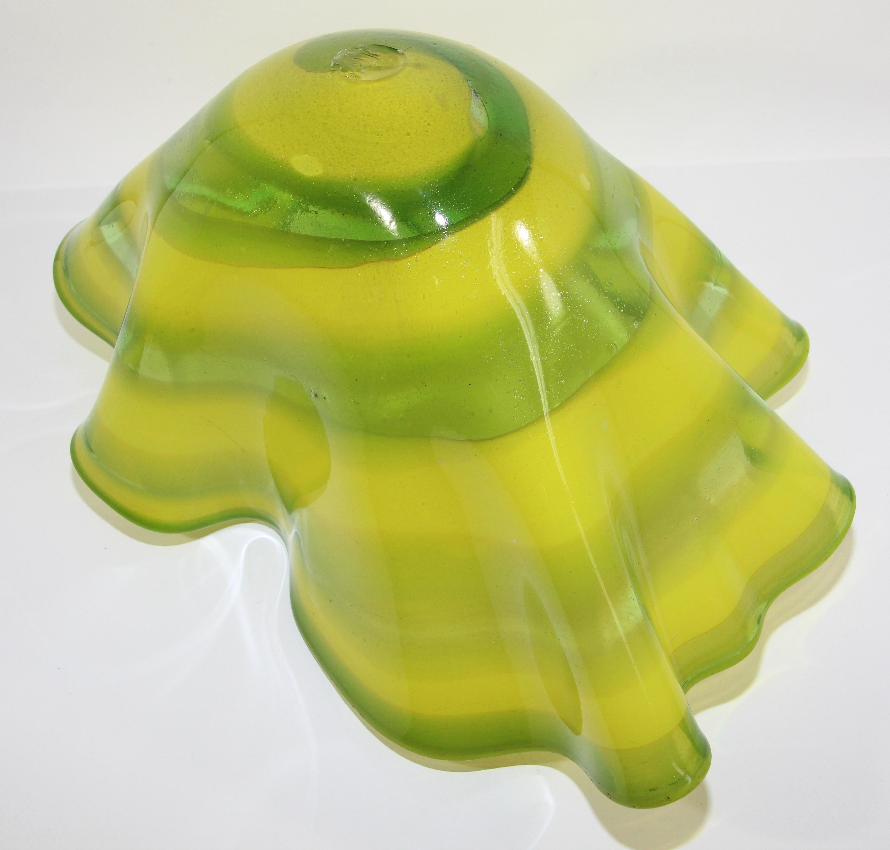 Large Murano Glass Sea form Yellow and Green Bowl, in the Style of Chihuly For Sale 11