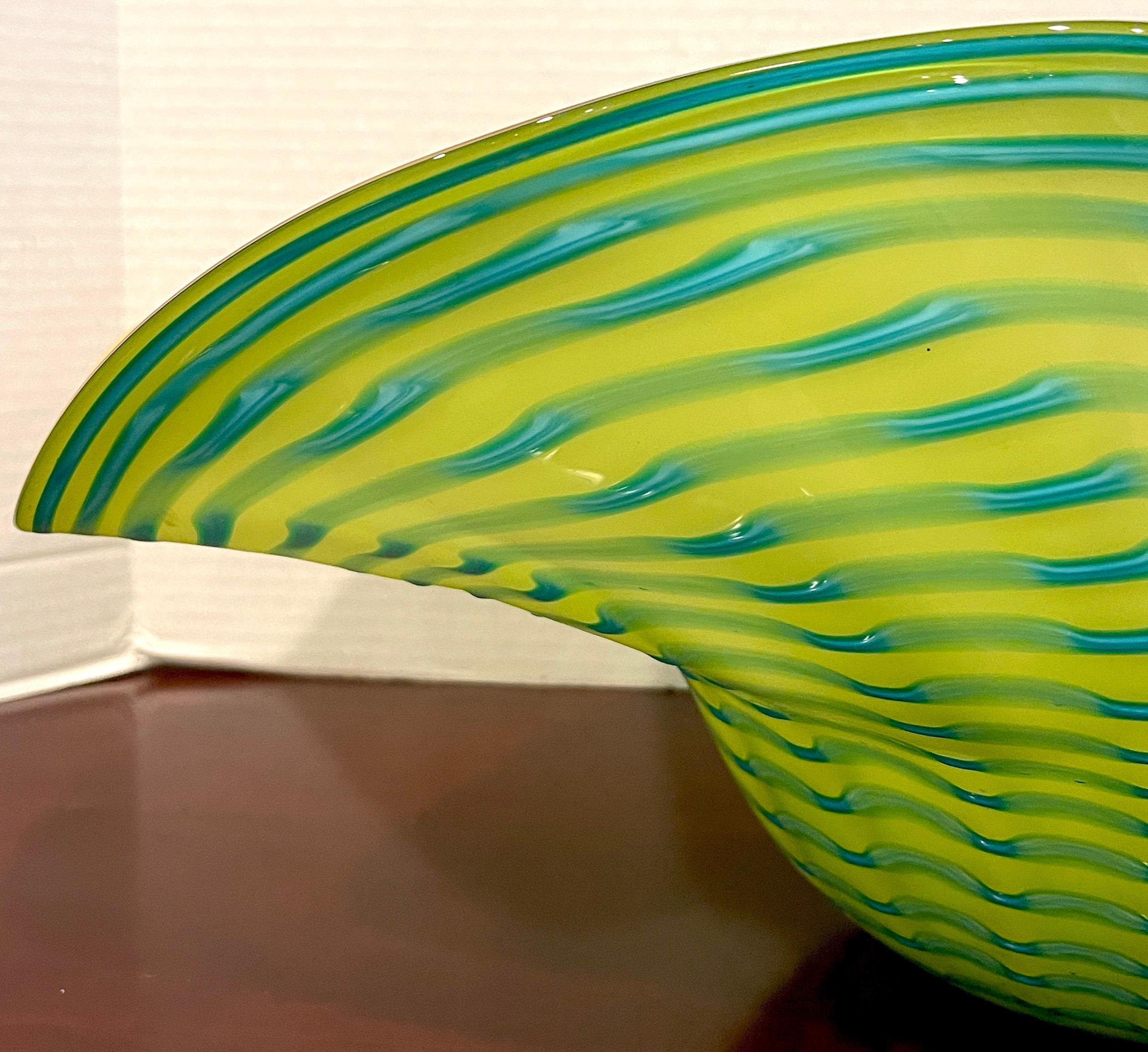 Large Murano Glass Seaform Bowl, in the Style of Chihuly In Good Condition In West Palm Beach, FL