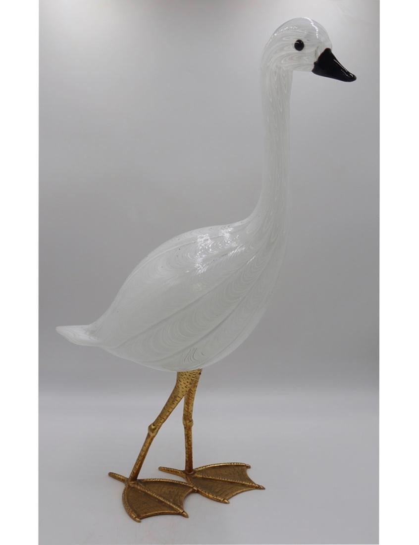 Large signed Murano glass swan.

Dimensions: 23.25