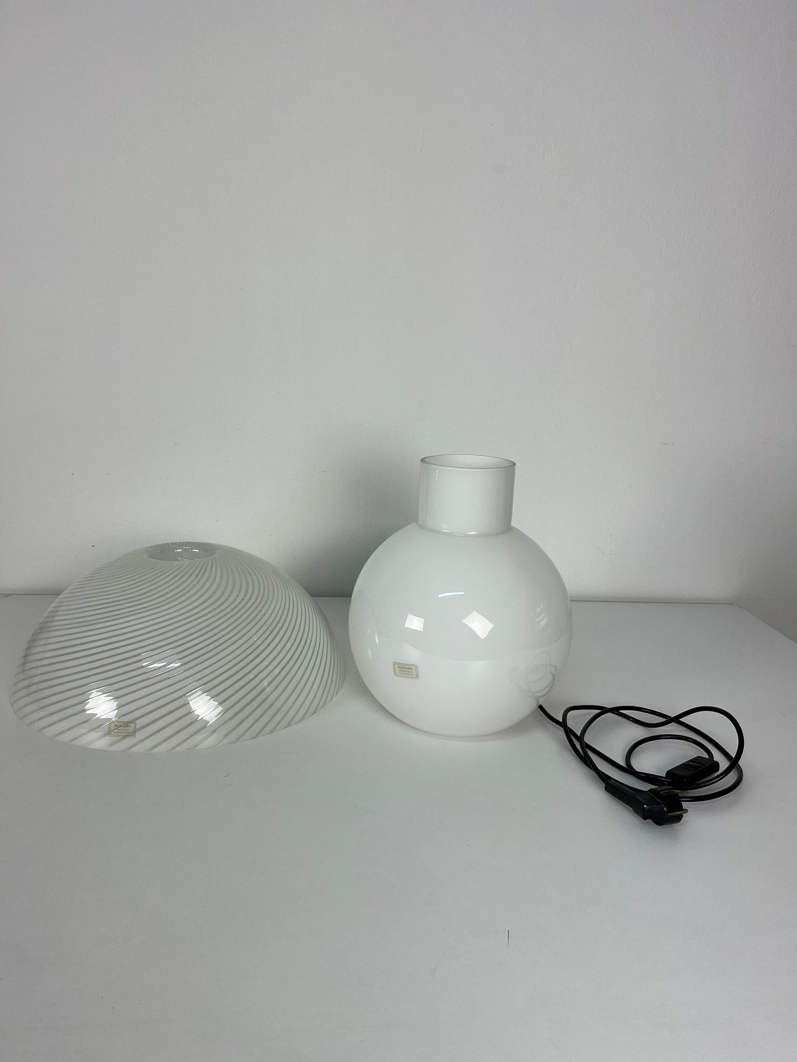 Grande lampada da tavolo in vetro di Murano attribuita a Venini, anni '70 in vendita 7