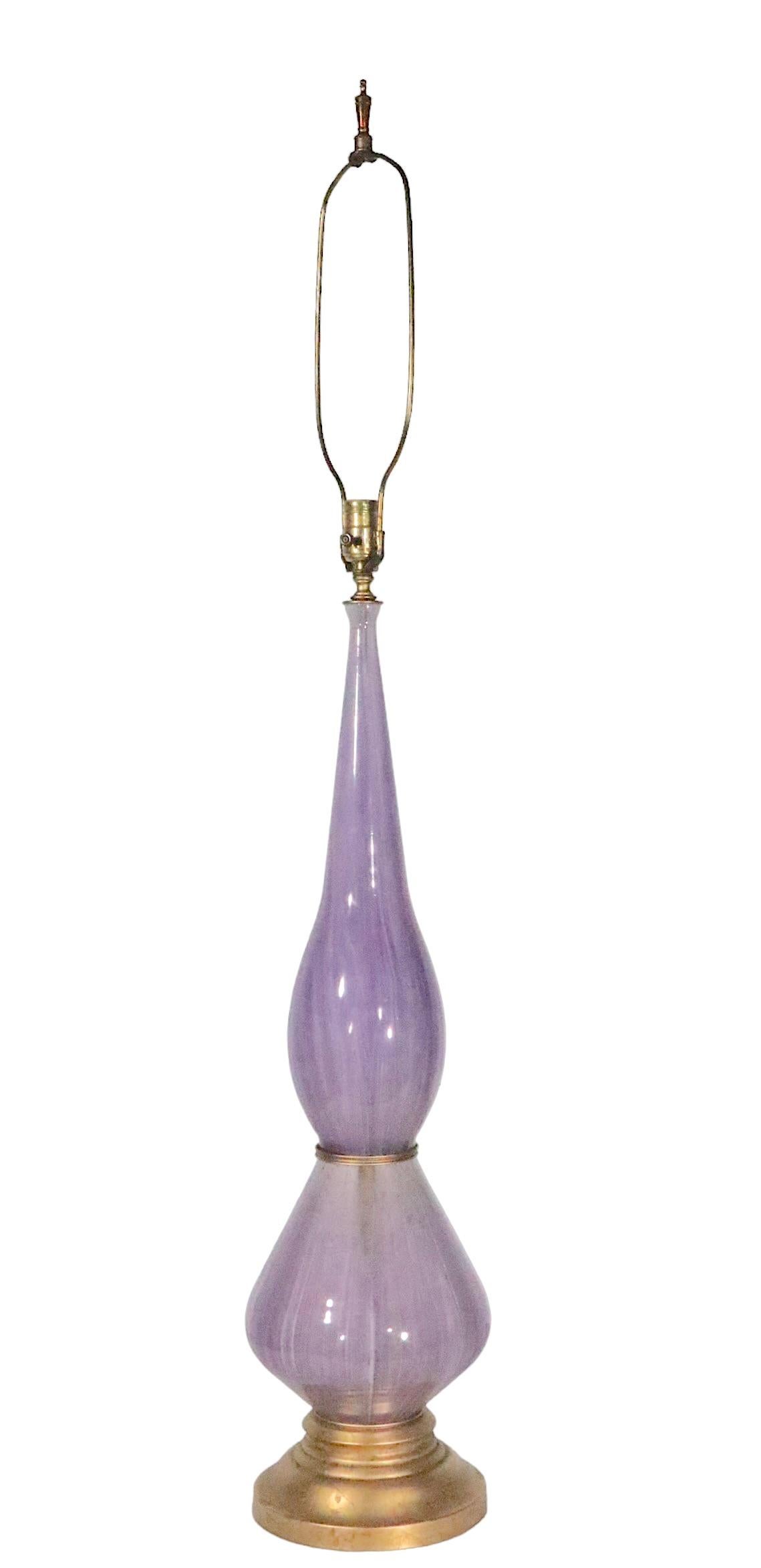 Large Murano Glass Table Lamp in Lavender Glass, circa 1950/1960s For Sale 8