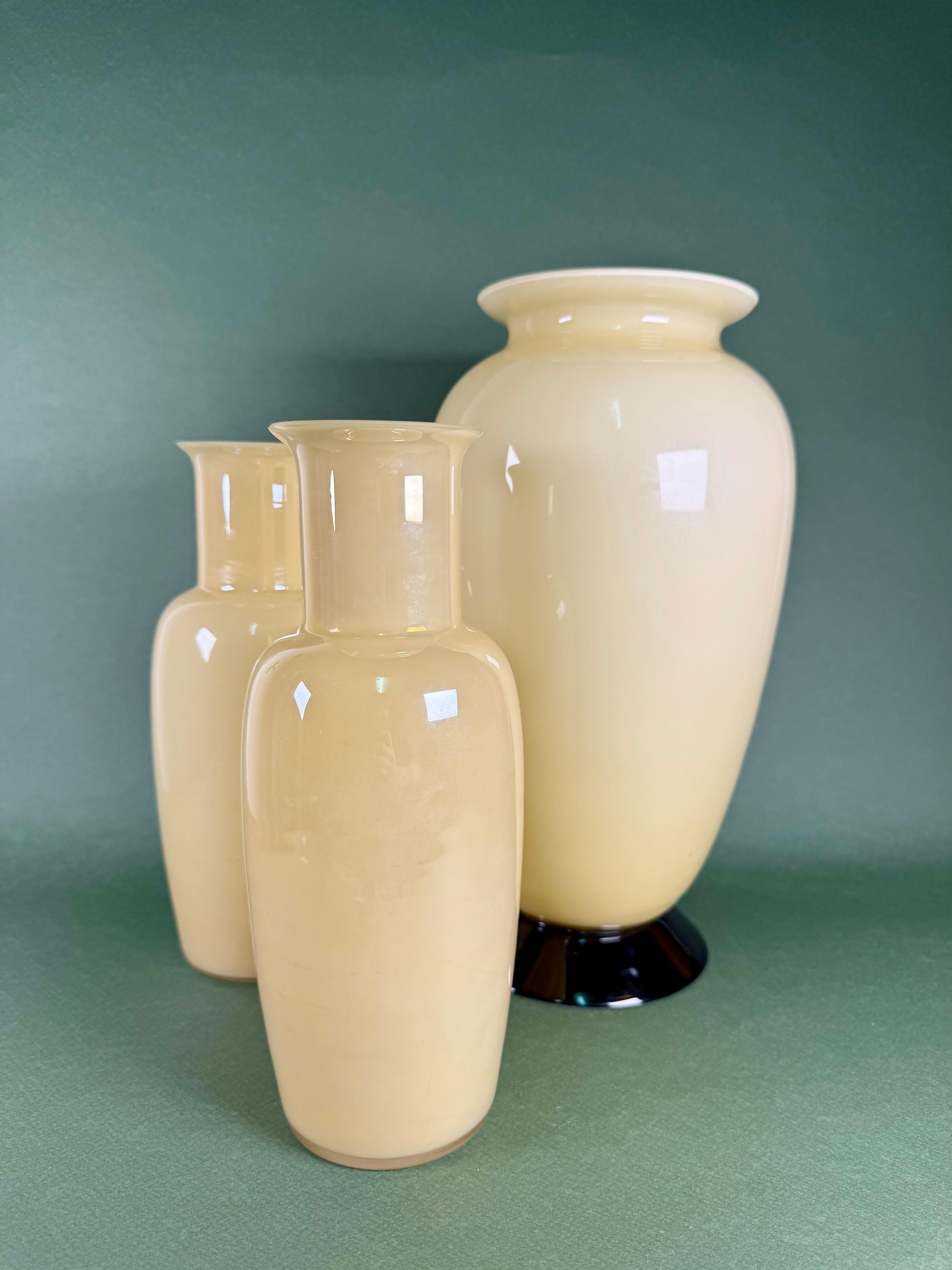 Mid-Century Modern Large Murano Glass Vase, circa 1980 For Sale