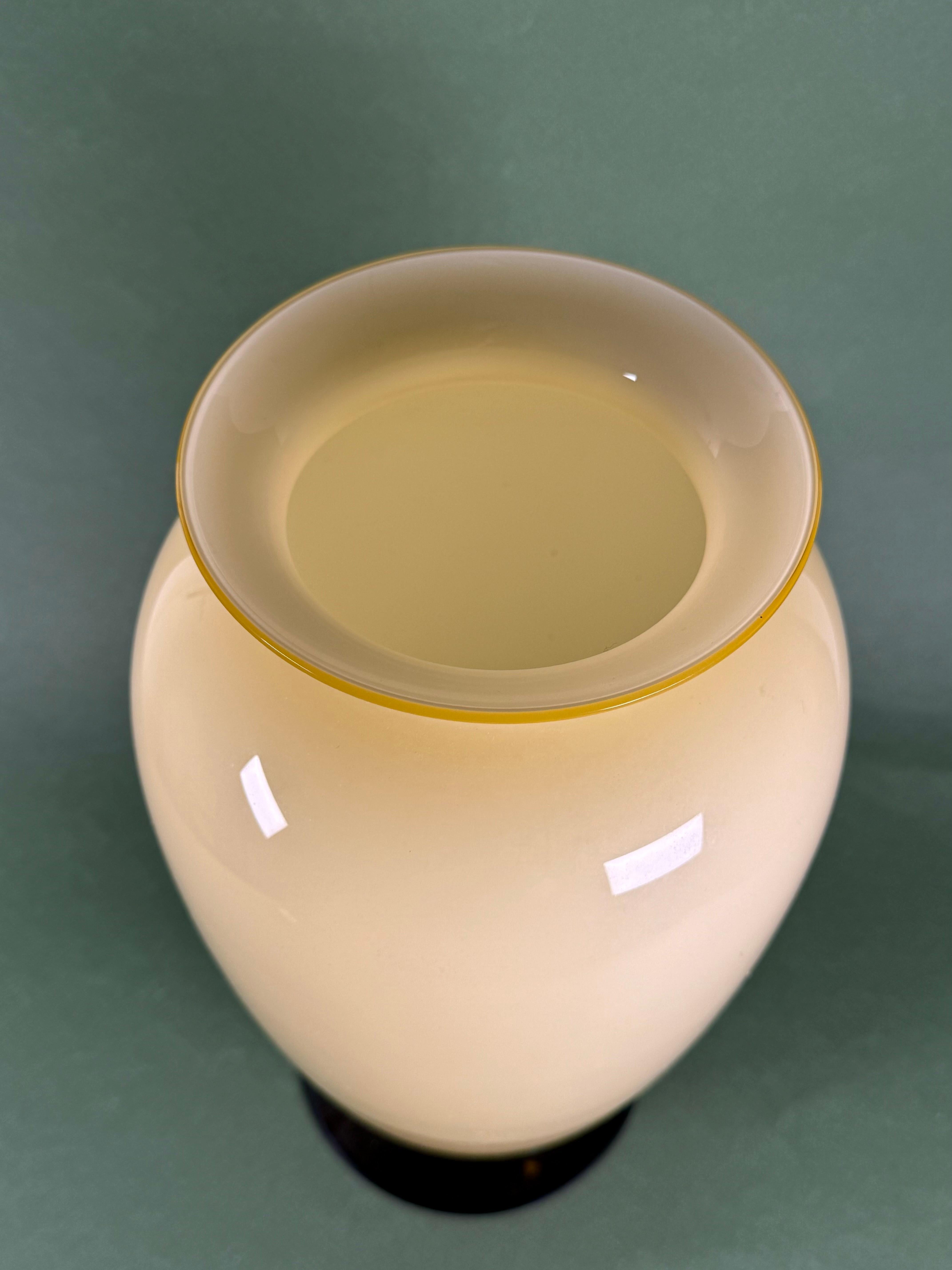 Italian Large Murano Glass Vase, circa 1980 For Sale