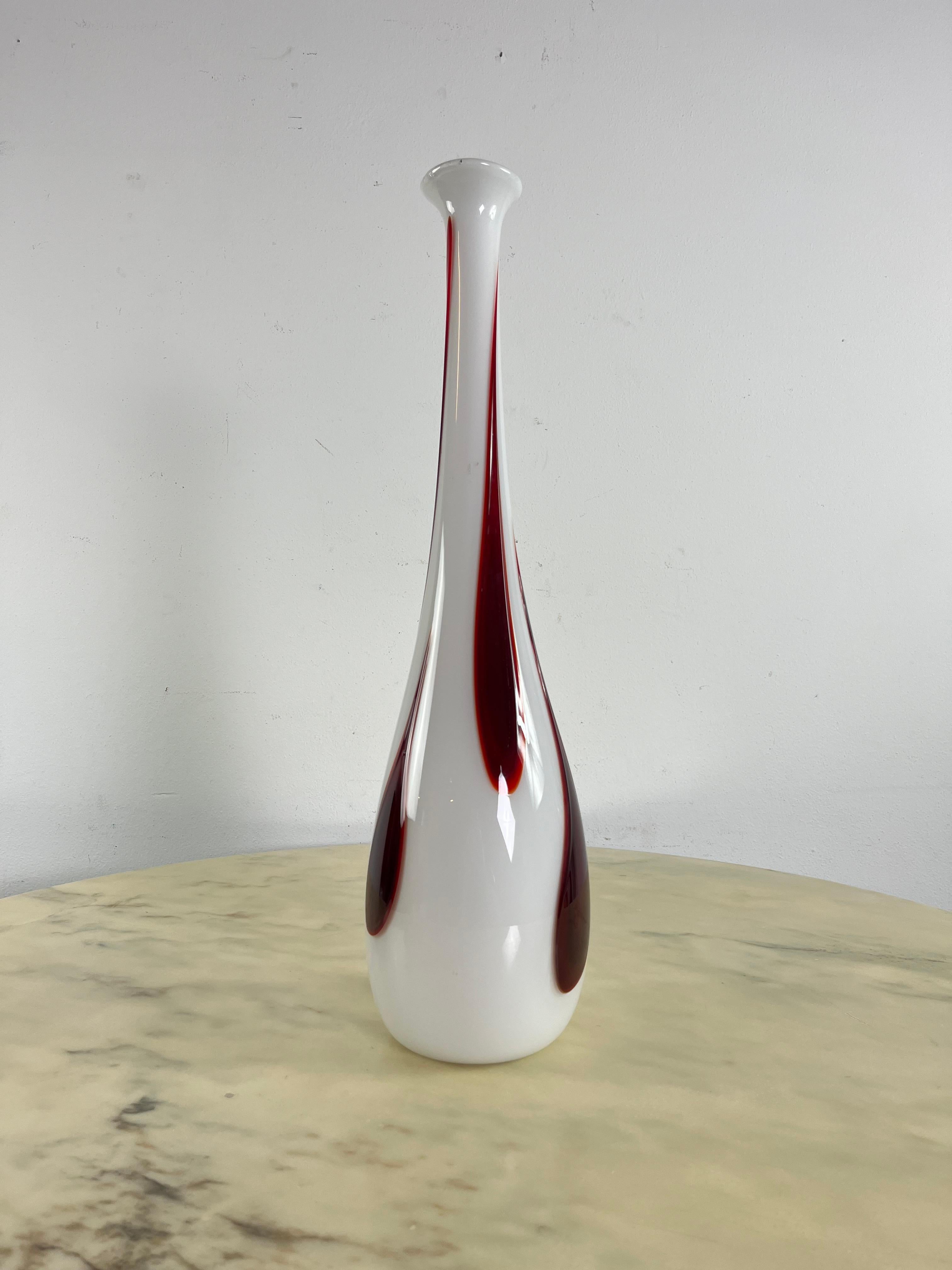 Grand vase en verre de Murano, fabriqué à la main avec la technique du verre soufflé des années 1970 en vente 5