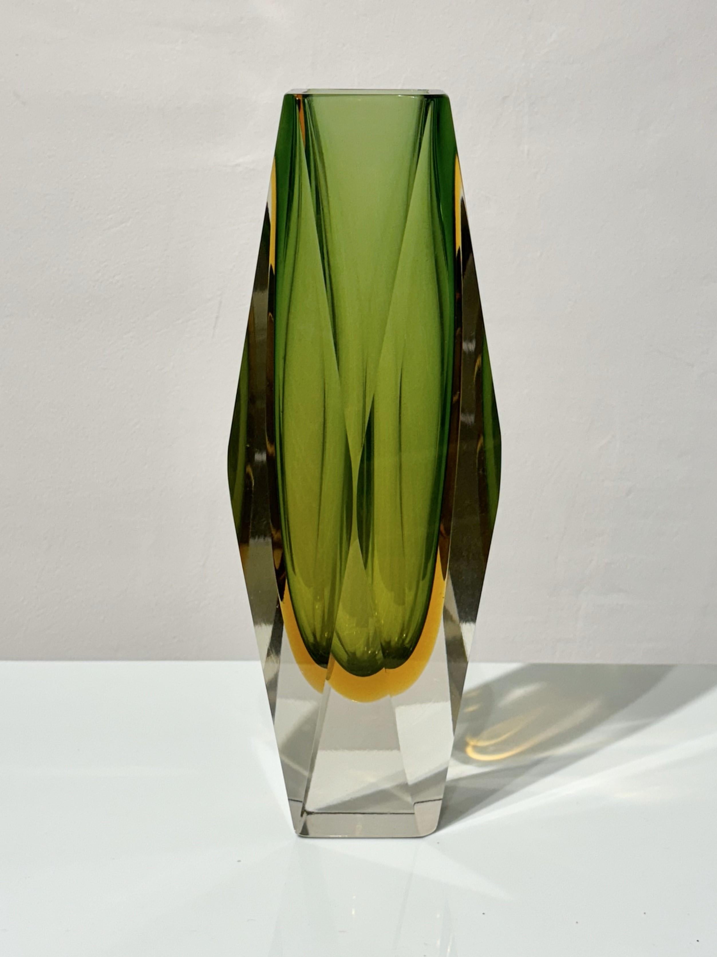 Mid-Century Modern Grand vase en verre de Murano, Sommerso, 1970 en vente
