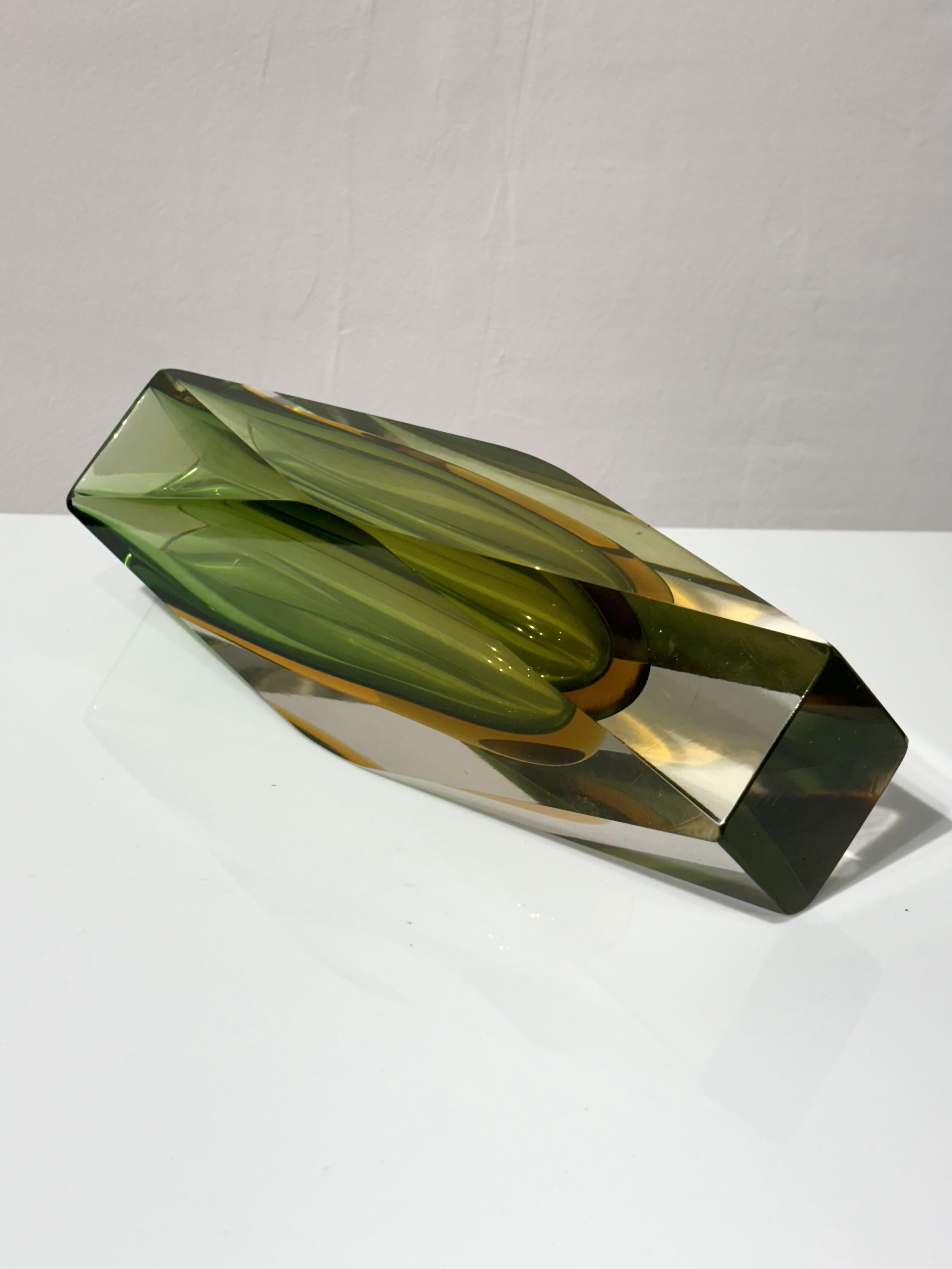 Verre Grand vase en verre de Murano, Sommerso, 1970 en vente