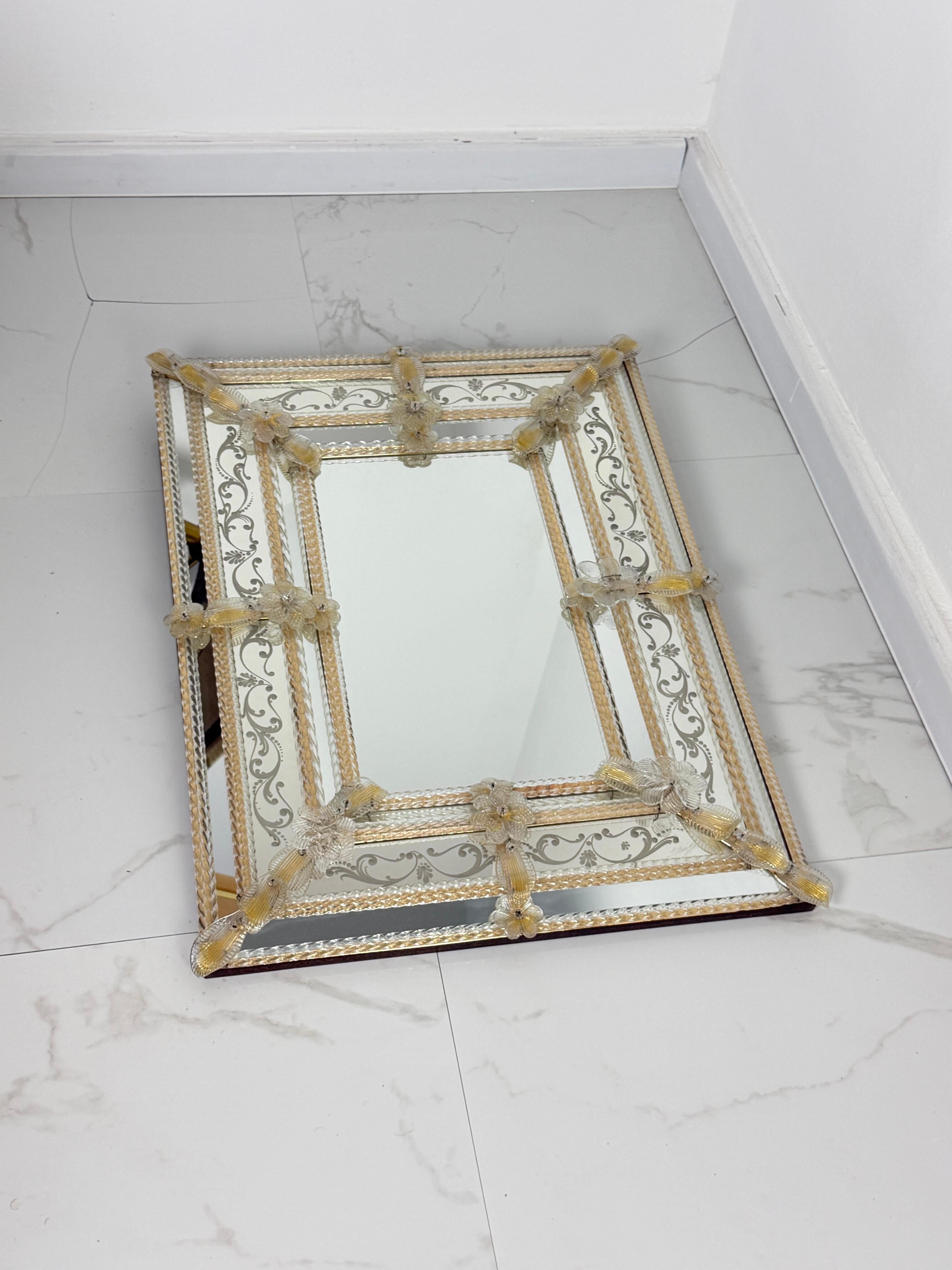 italien Grand miroir mural en verre de Murano attribué à Barovier&Toso, années 1940 en vente