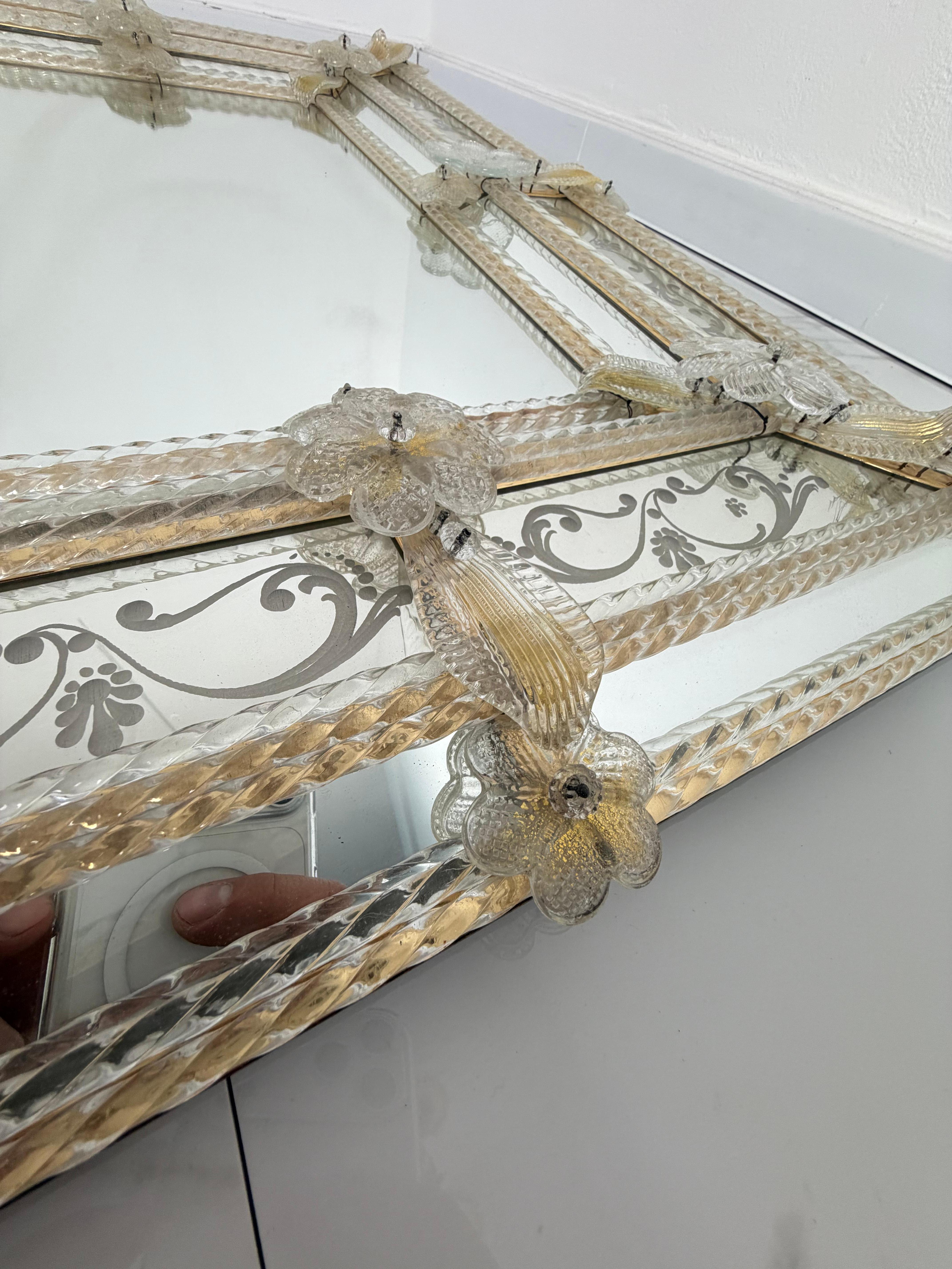 Verre de Murano Grand miroir mural en verre de Murano attribué à Barovier&Toso, années 1940 en vente