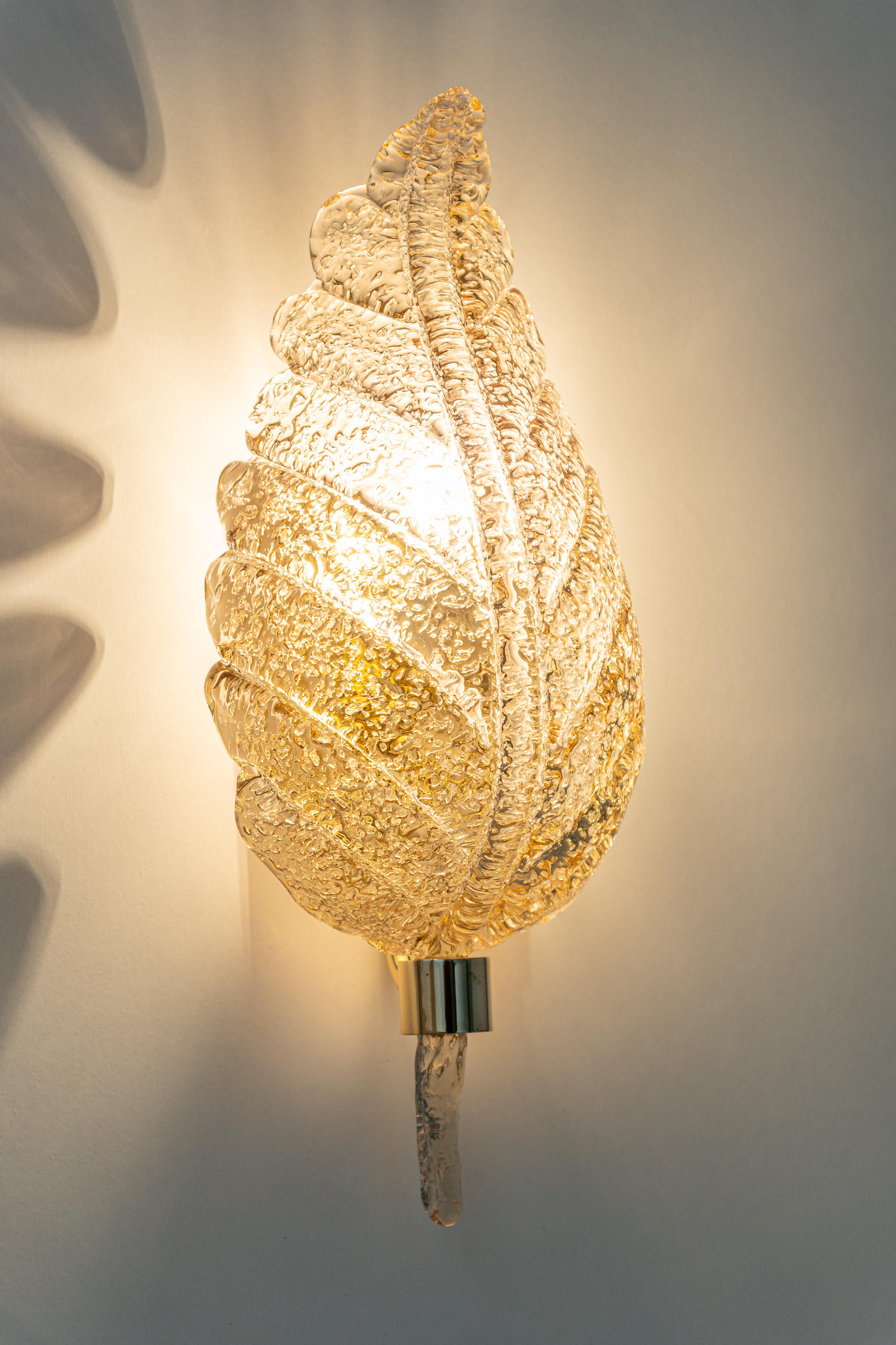 1 of 3 Large Murano Glass Wall Sconce by Barovier & Toso, Italy, 1970s 2