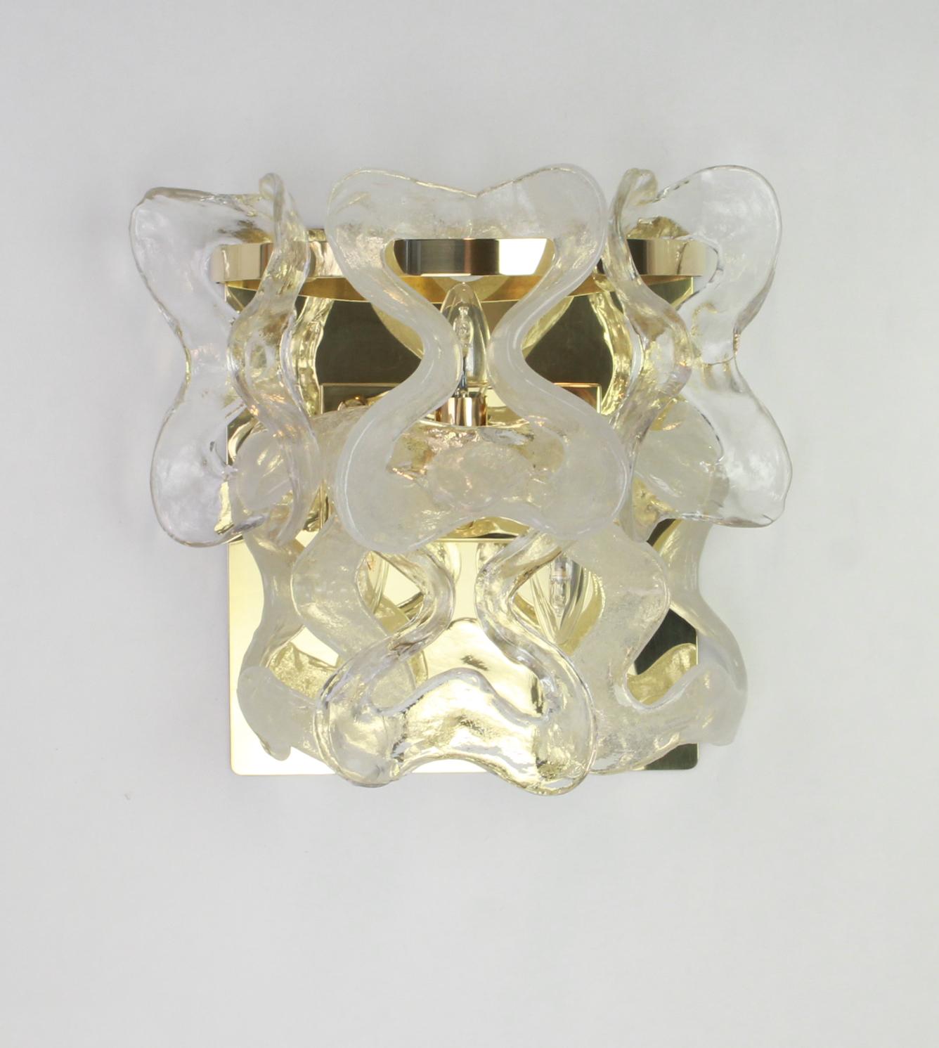Mid-Century Modern 1 of 2 Large Murano Glass Wall Sconce by Kalmar Mod. Catena, Austria, 1960s For Sale