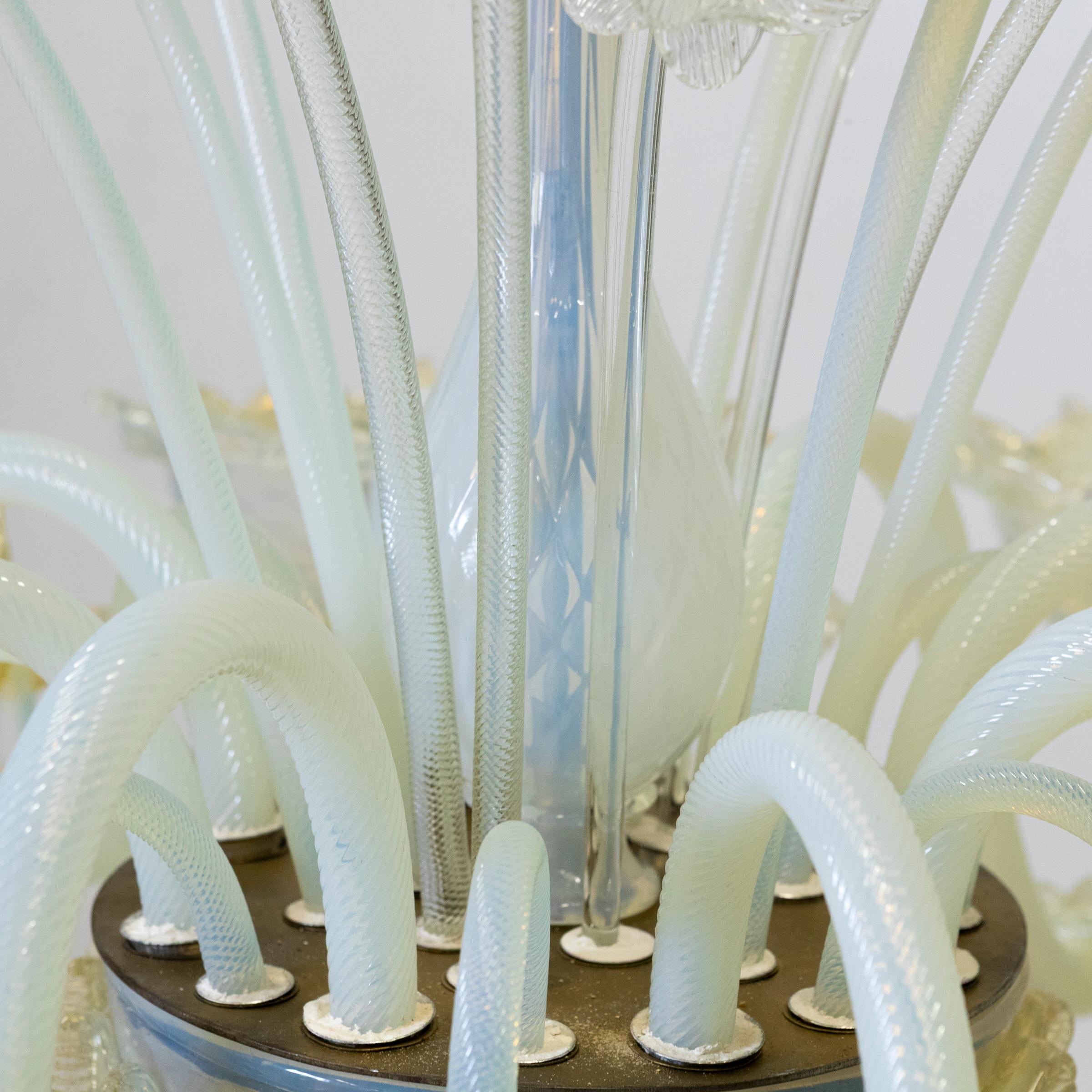 Large Murano Glass White & Gold Chandelier  Floral Venetian Light in vendita 6