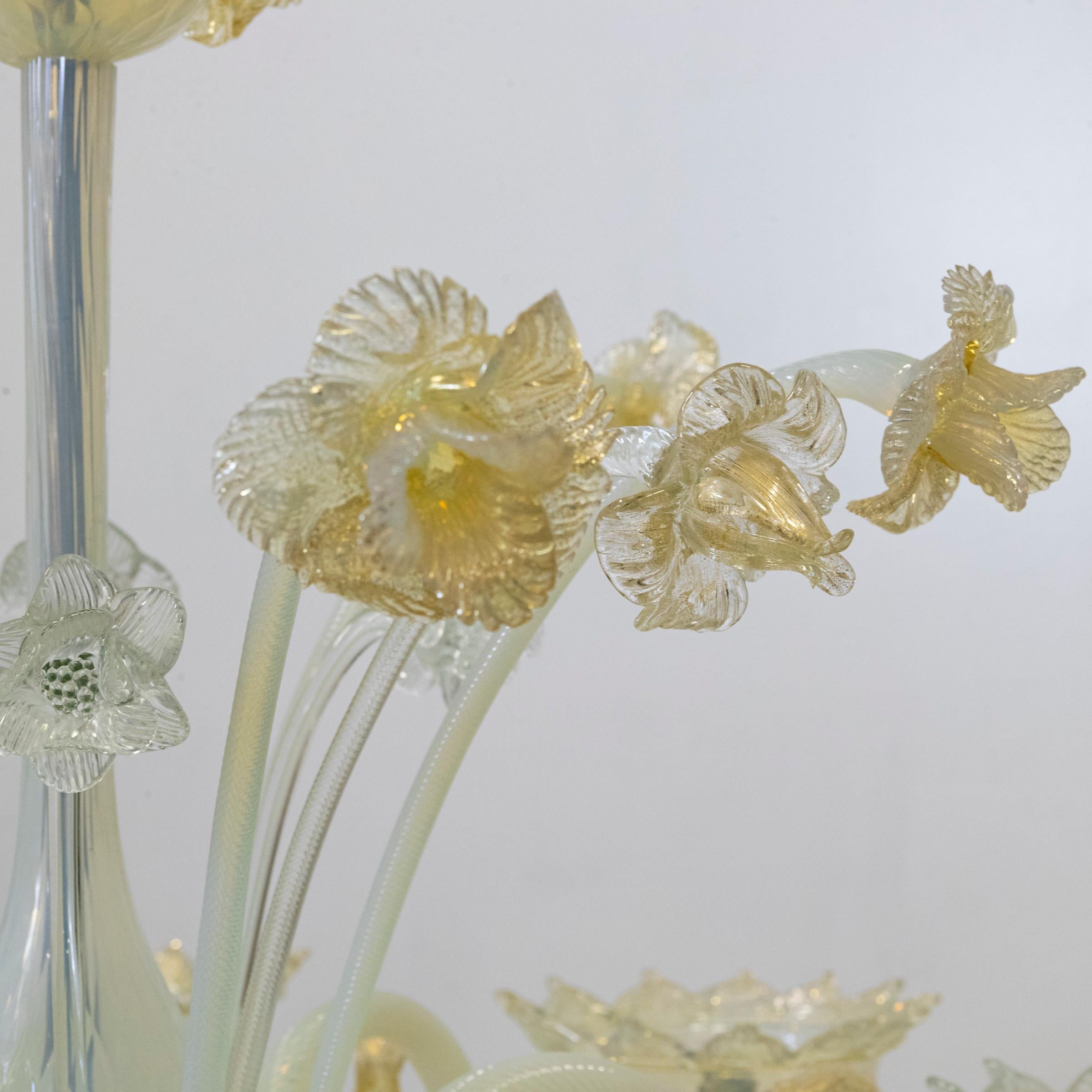 Large Murano Glass White & Gold Chandelier  Floral Venetian Light in vendita 8