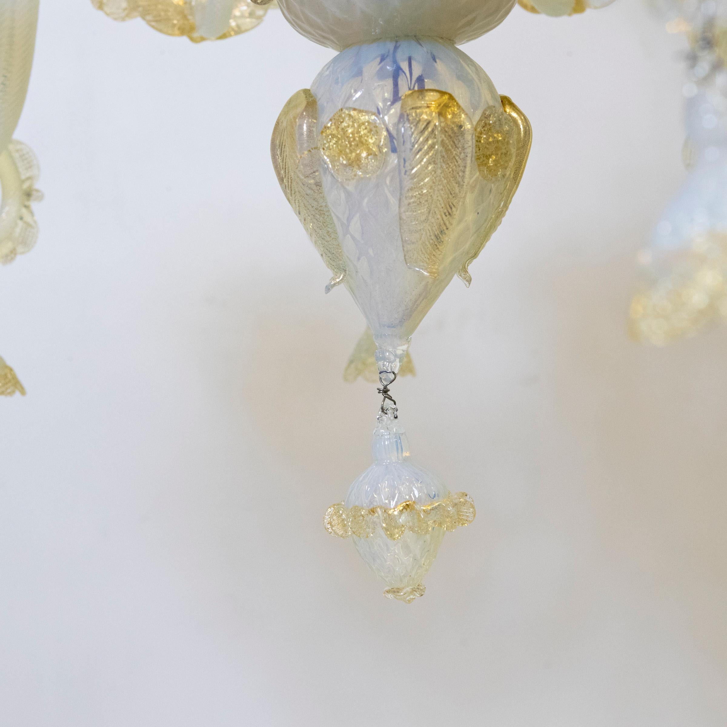 Large Murano Glass White & Gold Chandelier  Floral Venetian Light in vendita 1