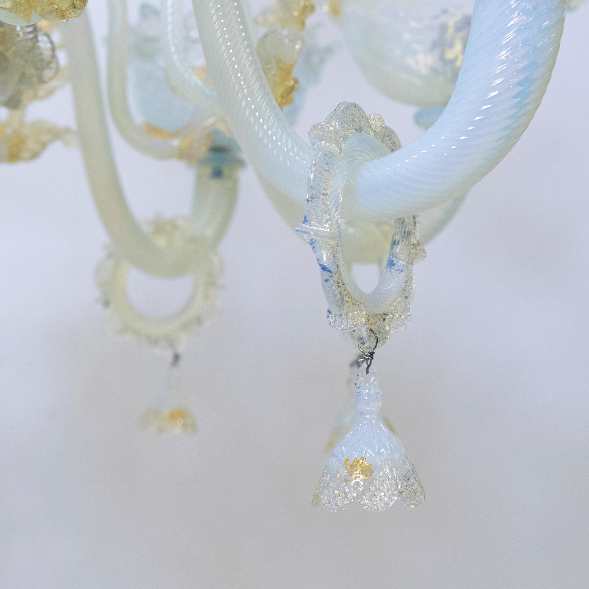 Large Murano Glass White & Gold Chandelier  Floral Venetian Light in vendita 2