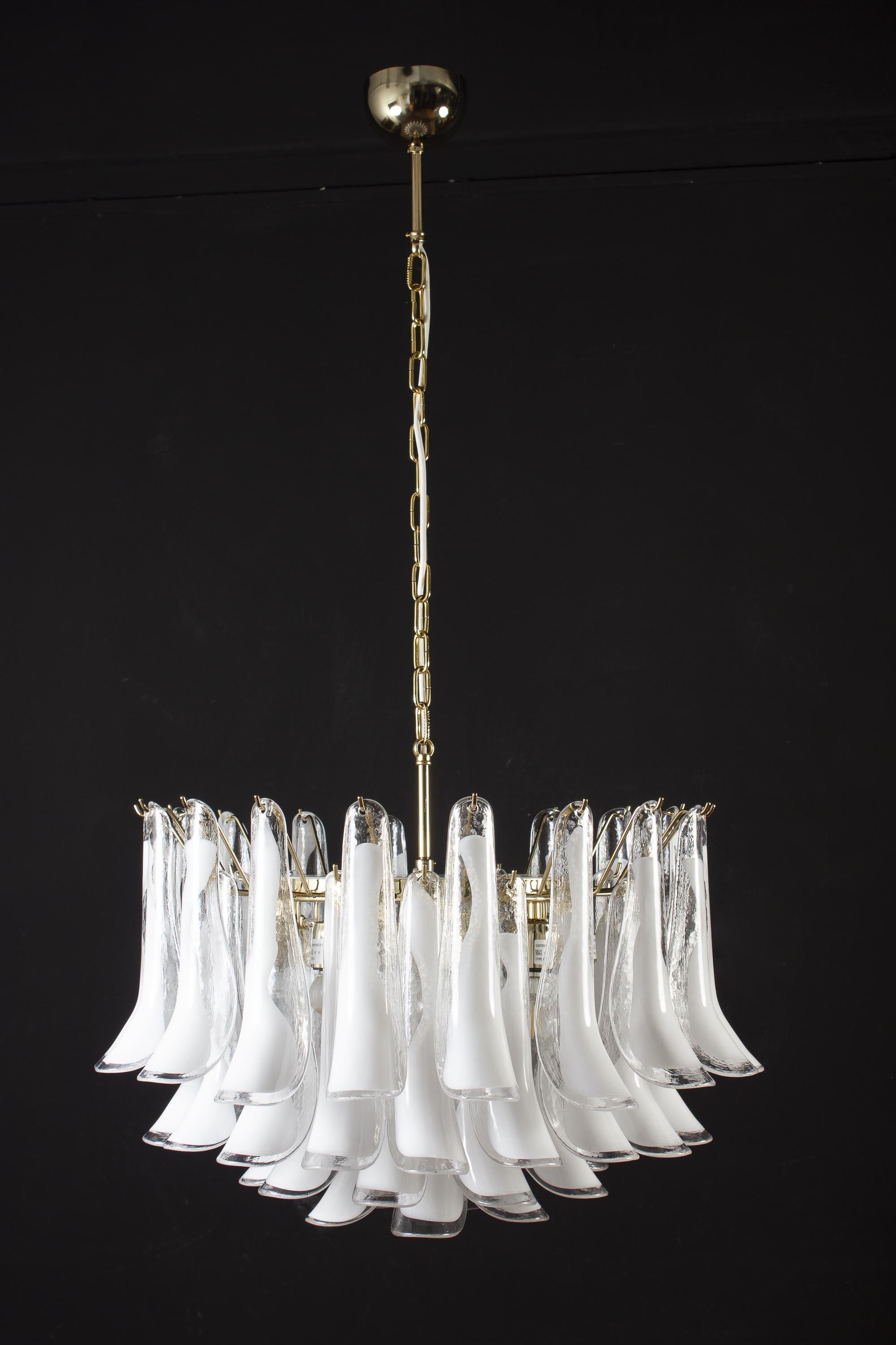 Large Murano Glass White Petals Chandelier For Sale 5