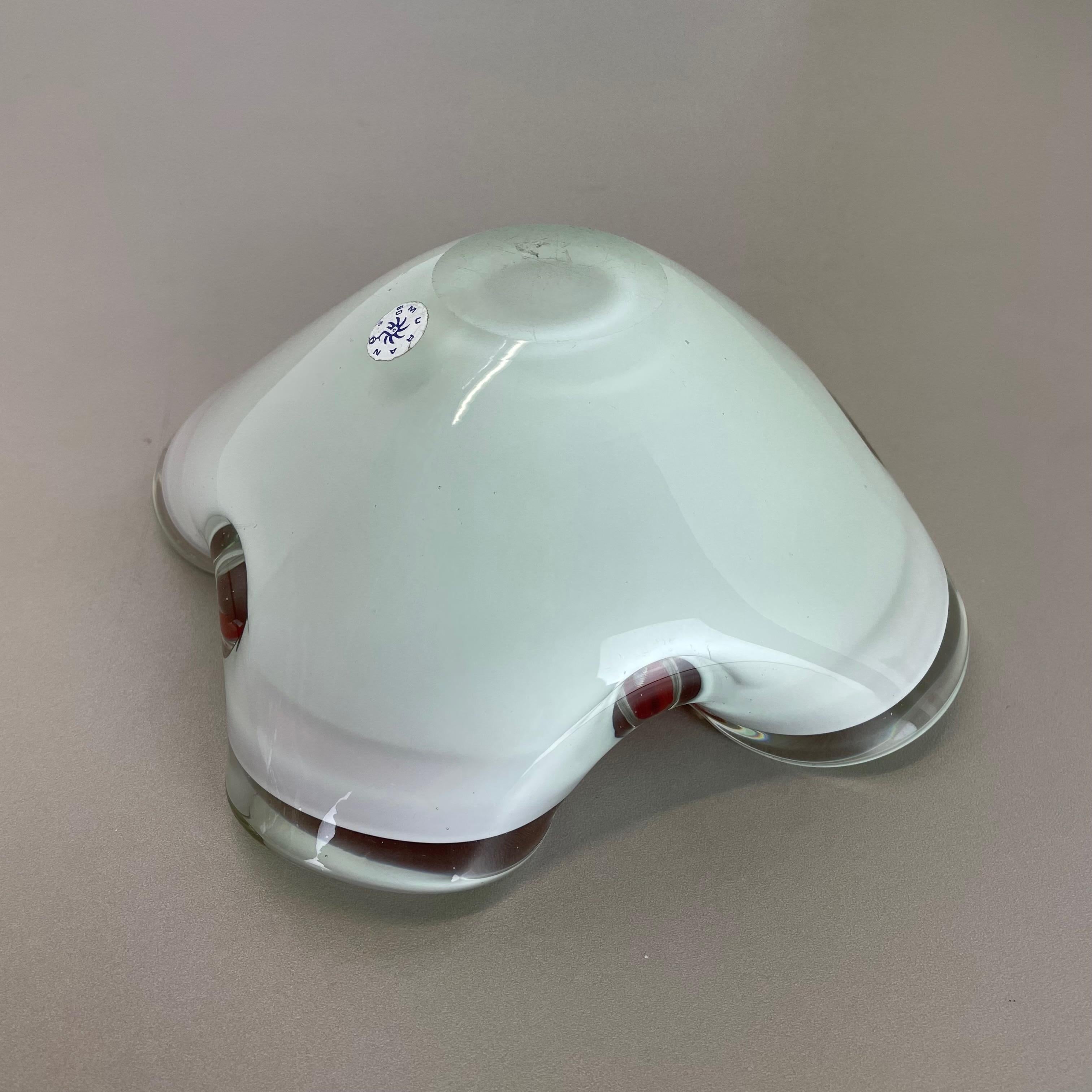 Large Murano Glass white-red  1, 1 kg Bowl Shell Ashtray Murano, Italy, 1970s For Sale 10